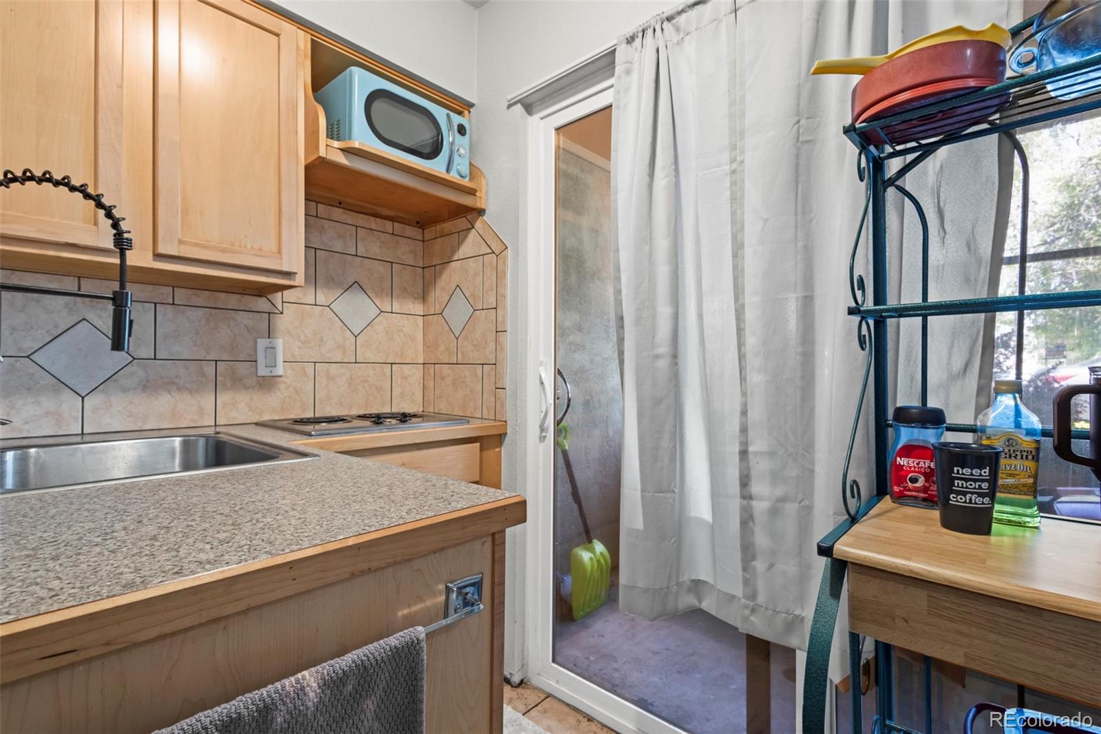 1021 Carr Street Unit: 17