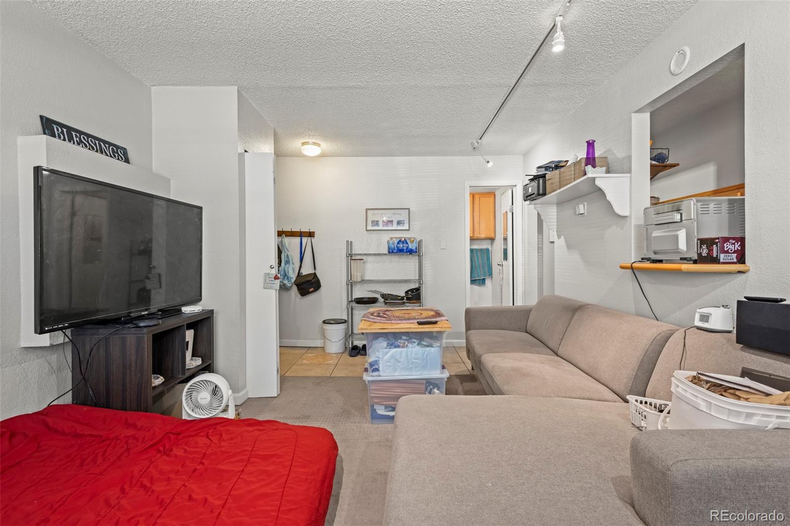 1021 Carr Street Unit: 17