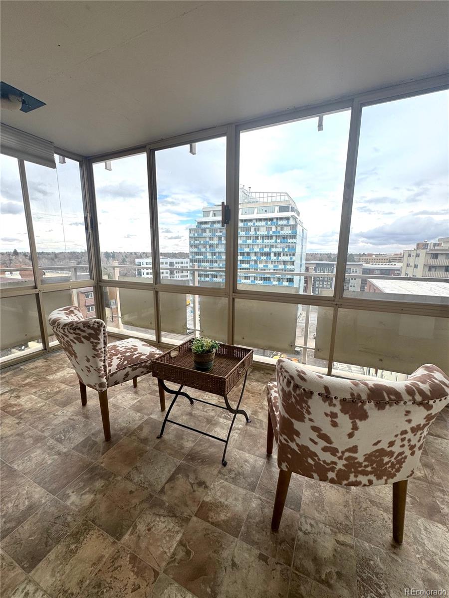 1121 Albion Street Unit: 910