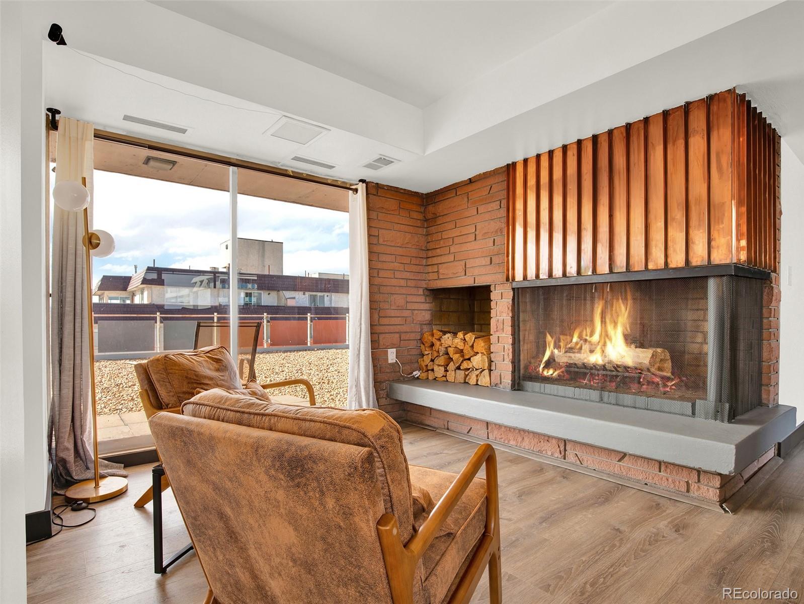 1121 Albion Street Unit: 910