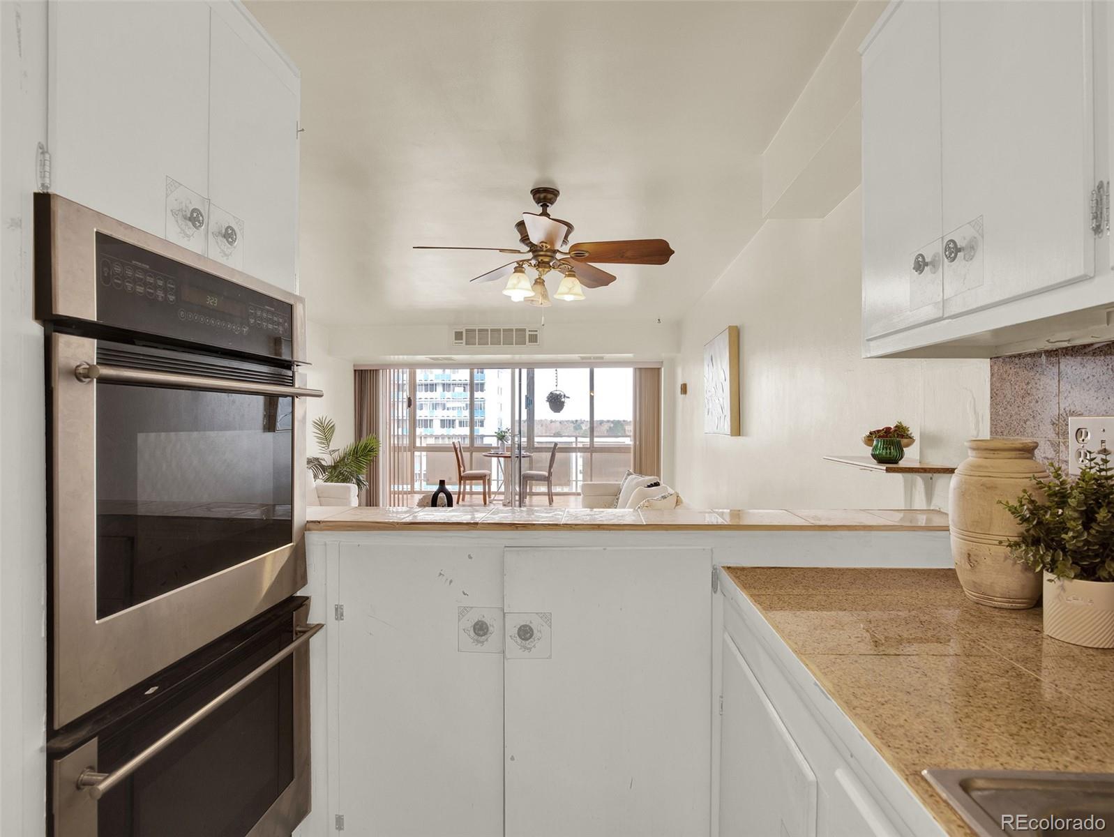 1121 Albion Street Unit: 910