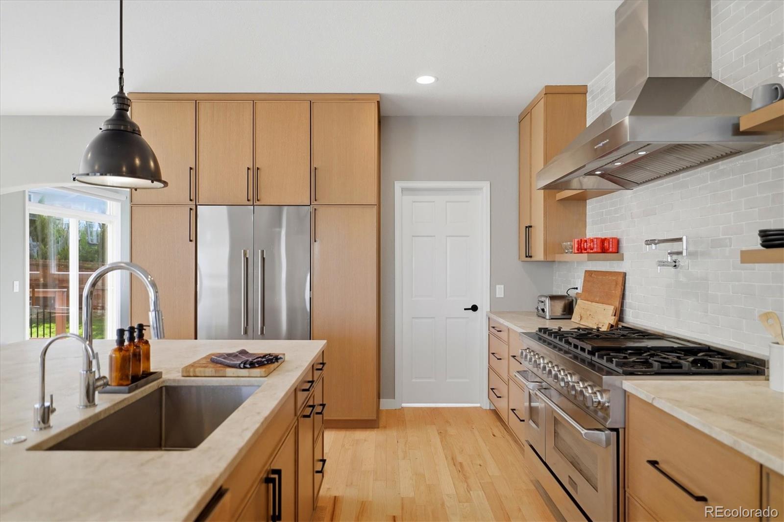 1591 Valley View Court