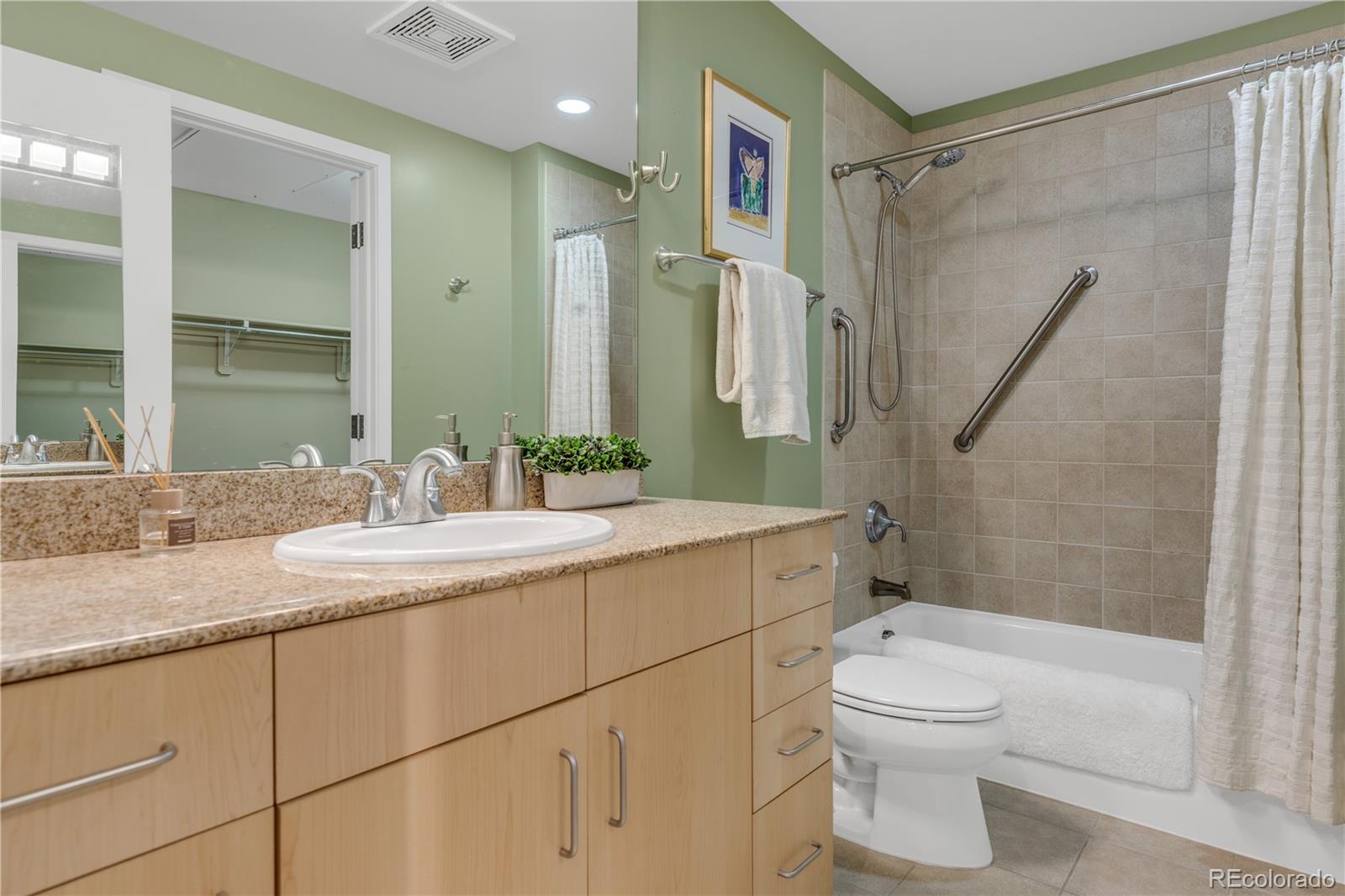 3601 Arapahoe Avenue Unit: 221