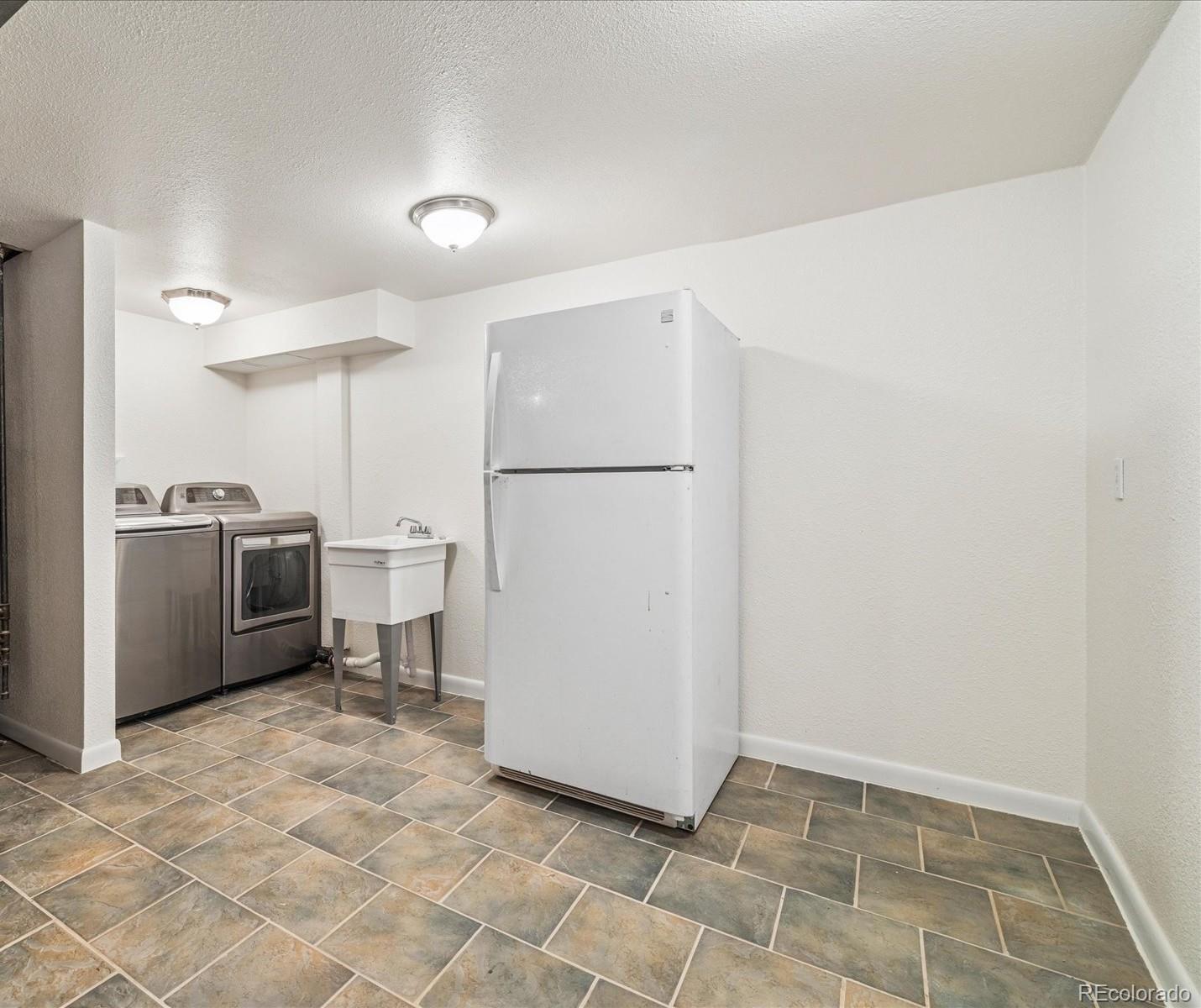 19064 W 61st Place