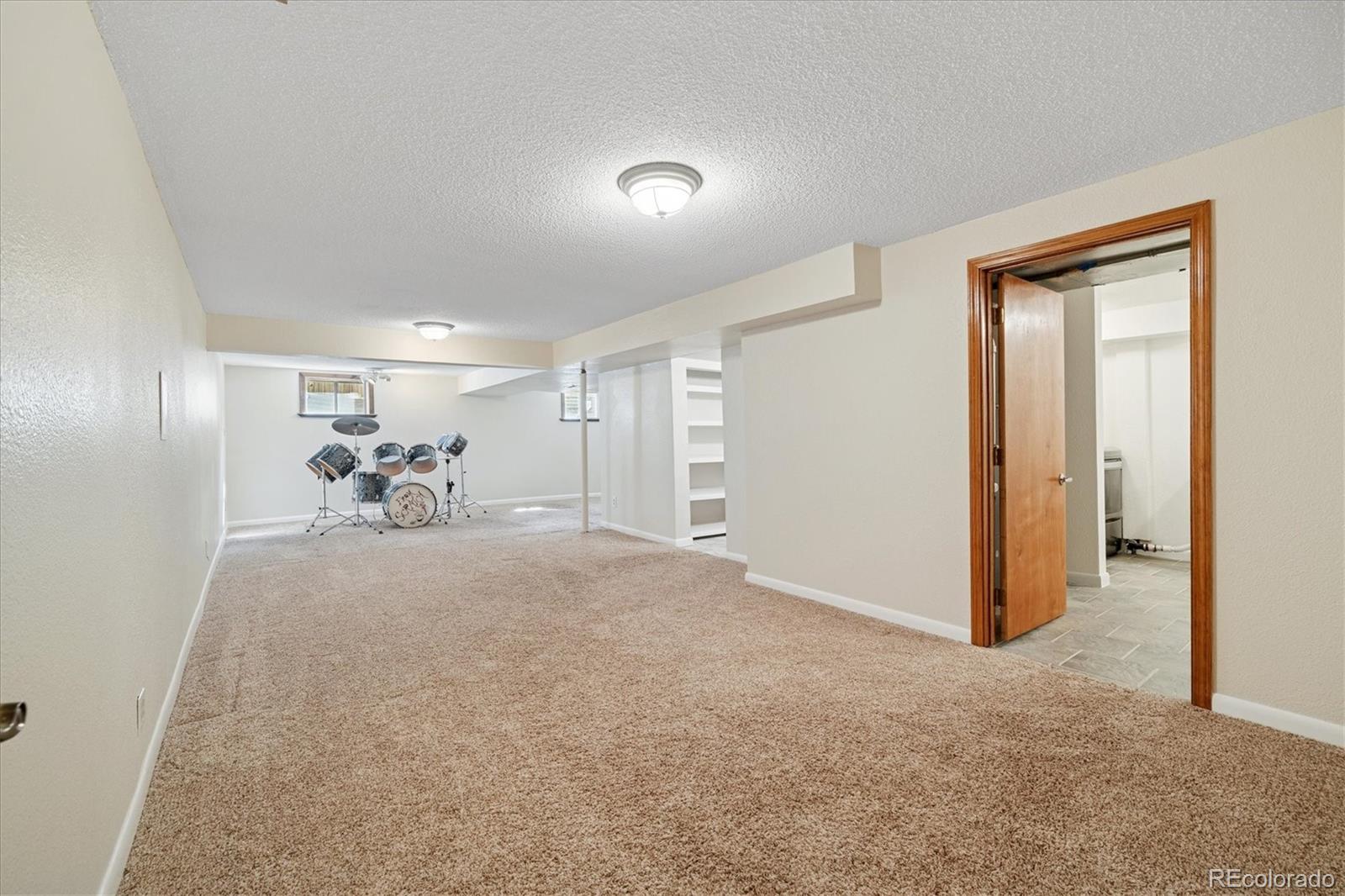 19064 W 61st Place