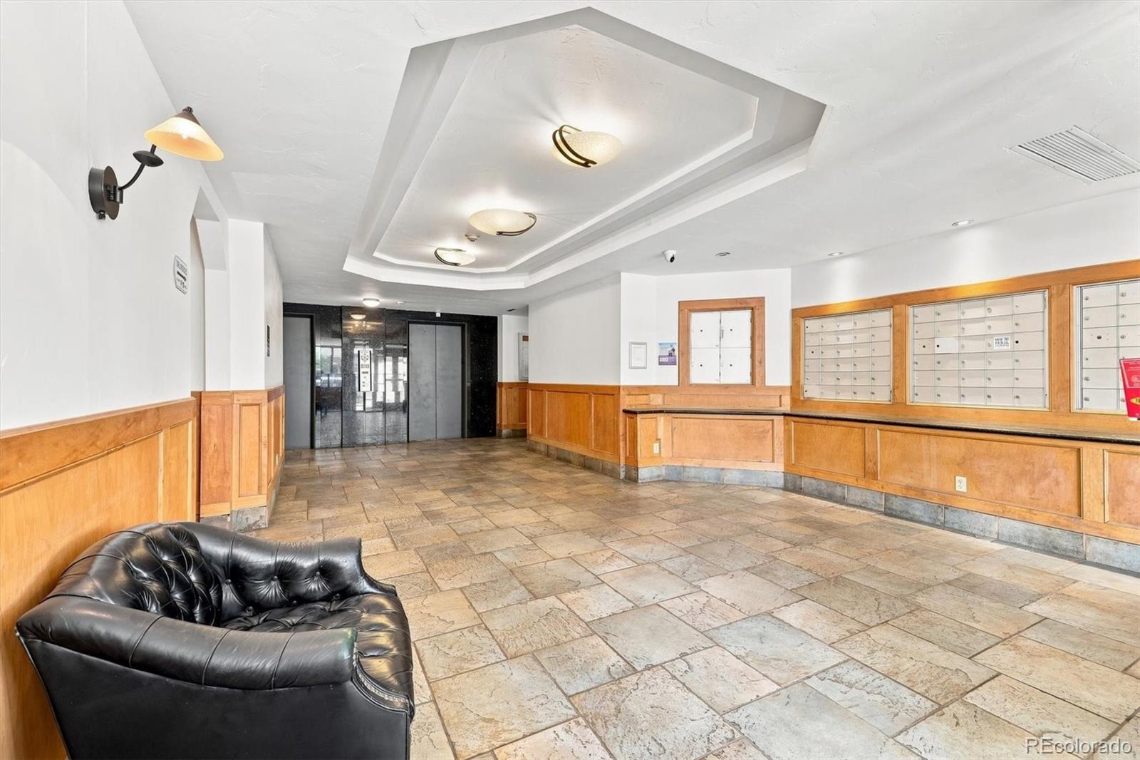 1121 Albion Street Unit: 405