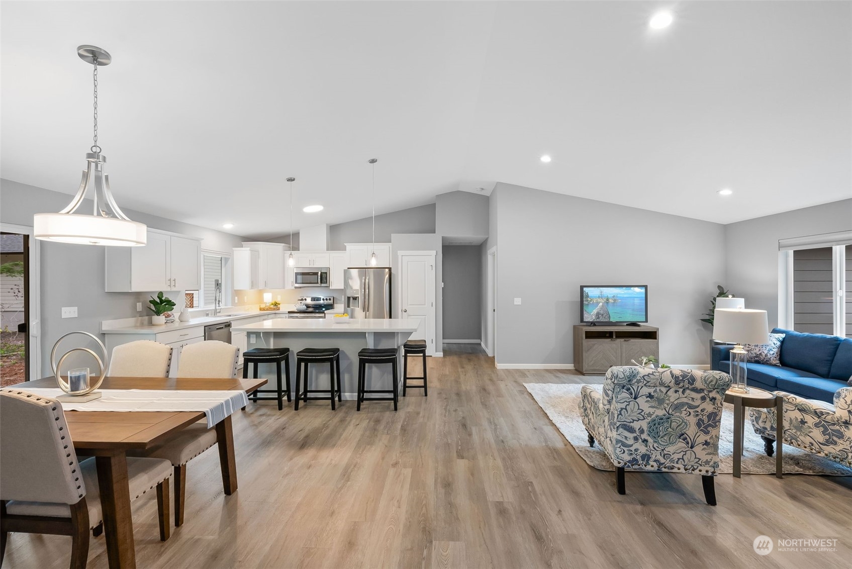 20 E Blackberry Lane