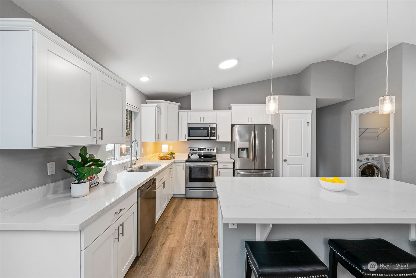 20 E Blackberry Lane