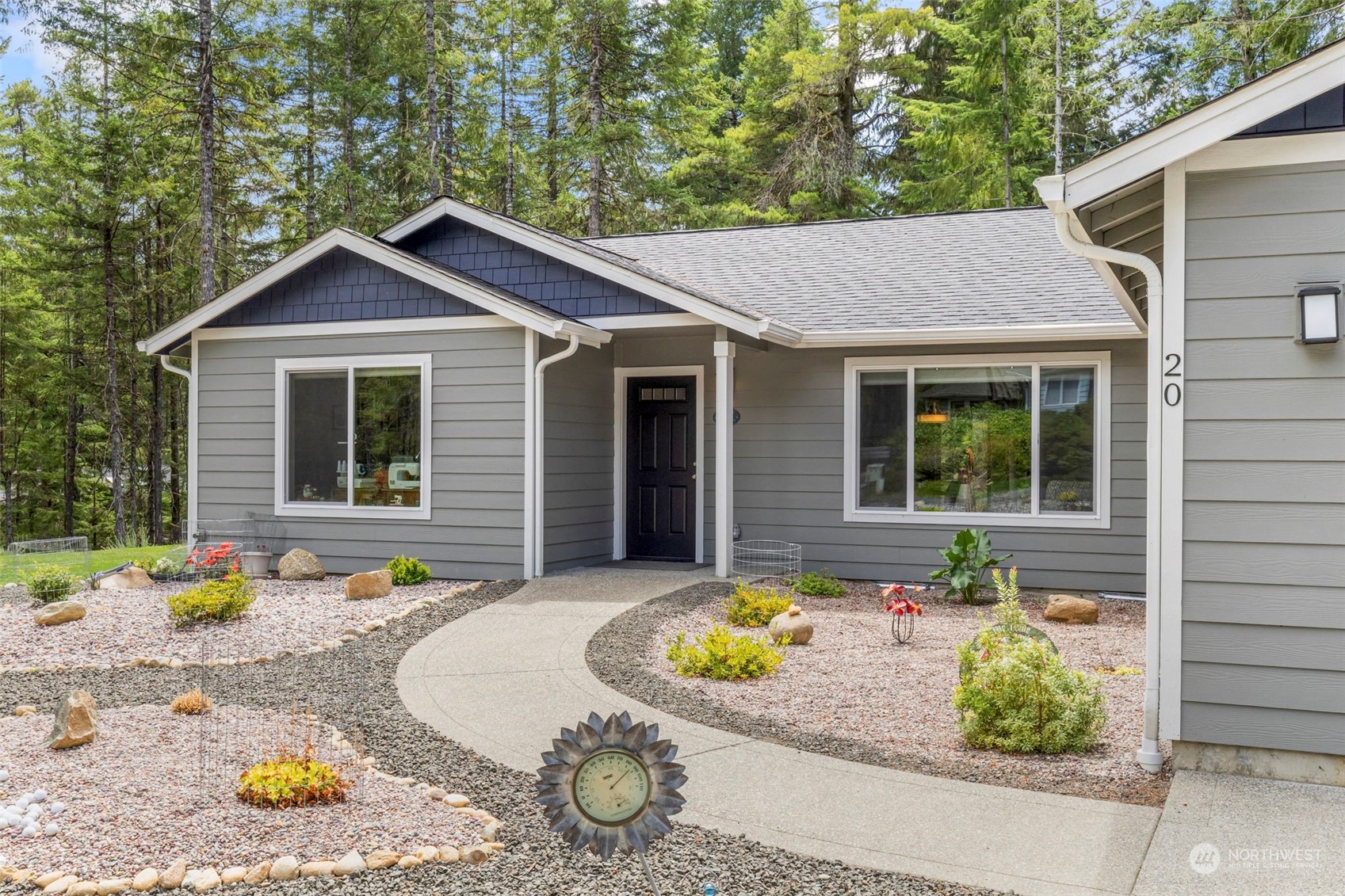 20 E Blackberry Lane