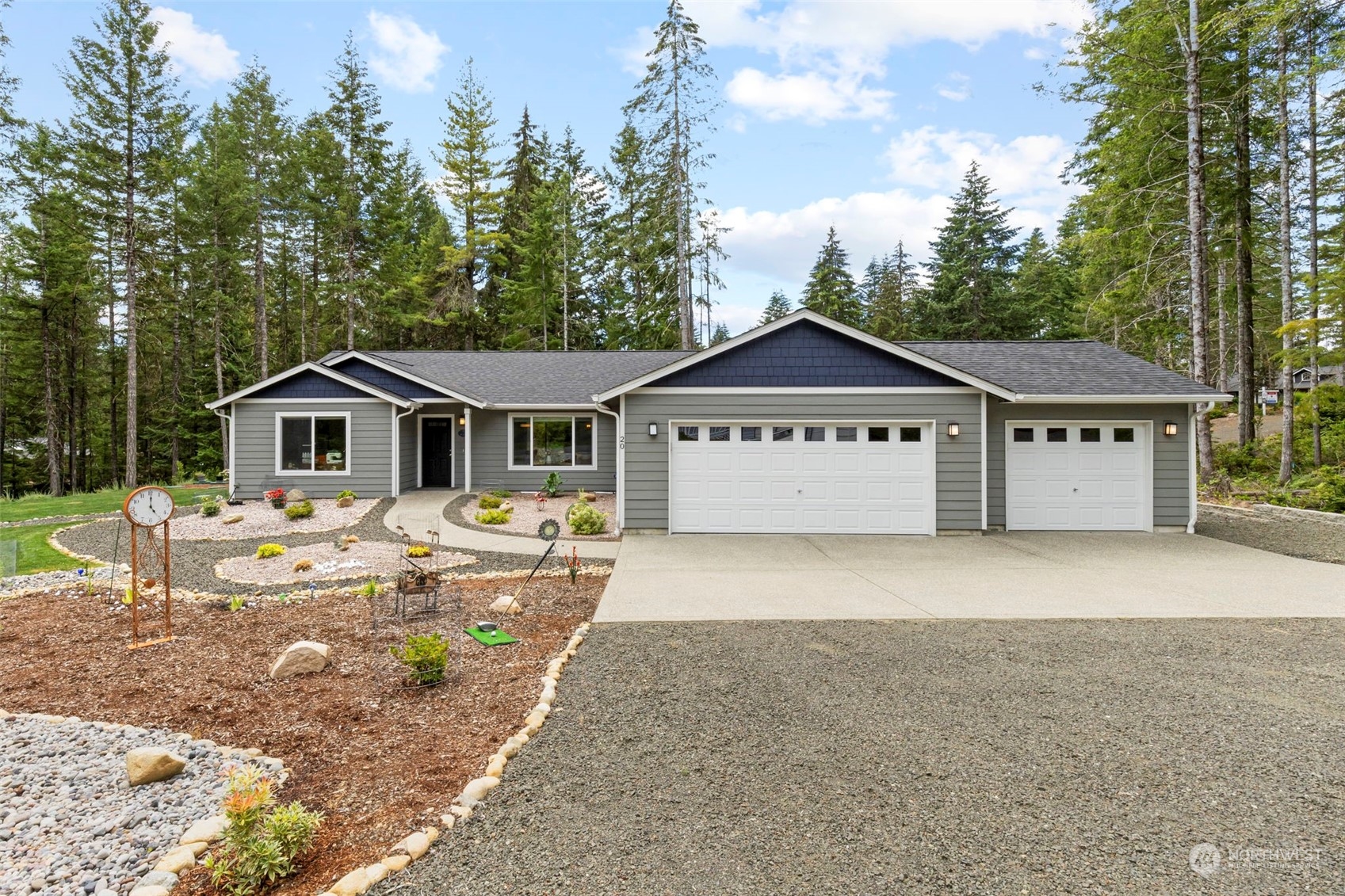 20 E Blackberry Lane