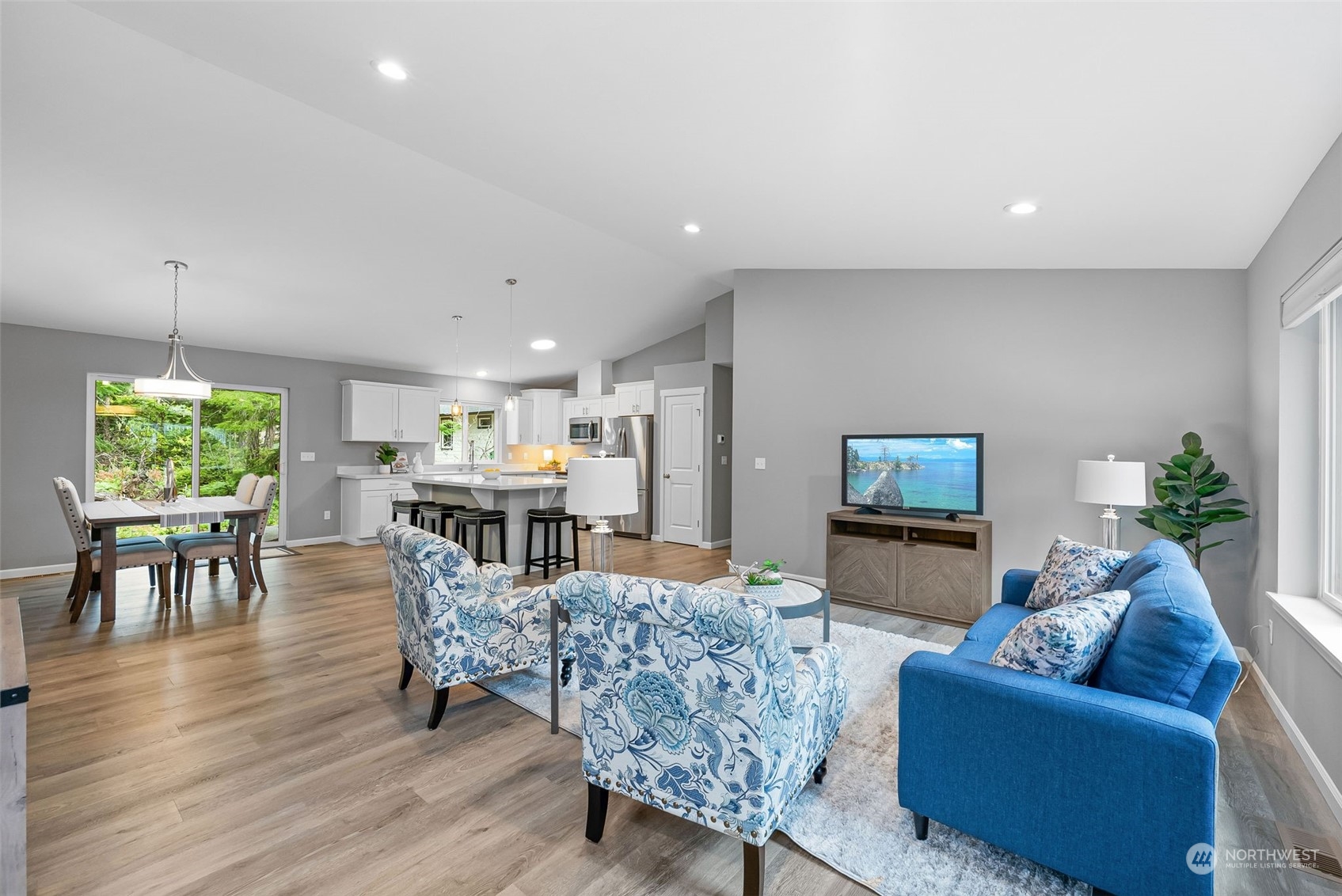 20 E Blackberry Lane