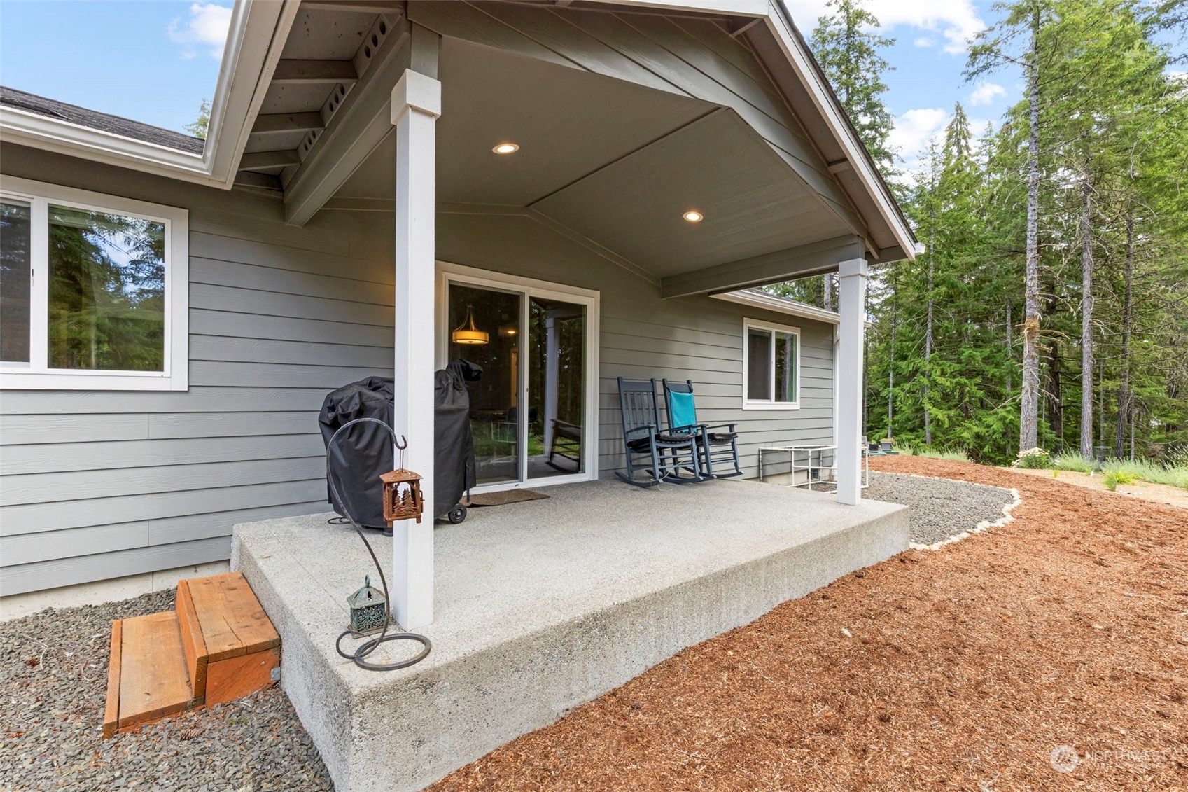 20 E Blackberry Lane