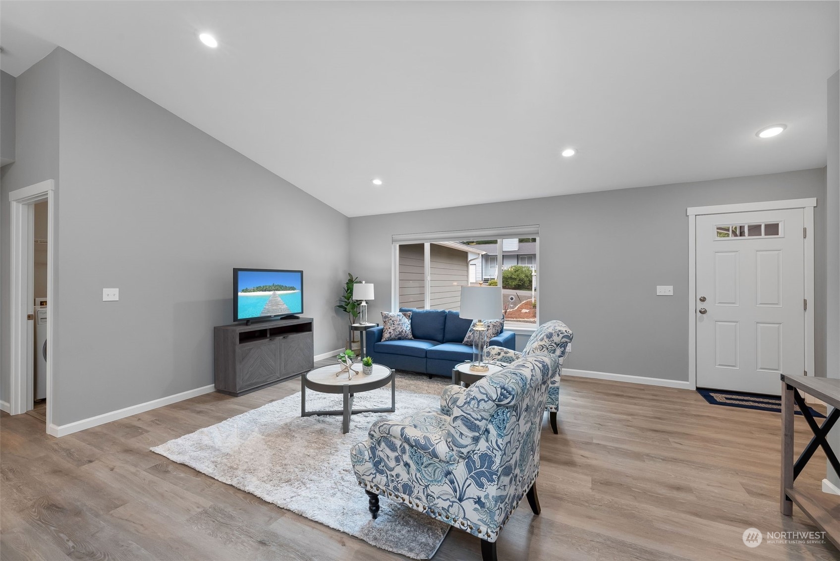 20 E Blackberry Lane