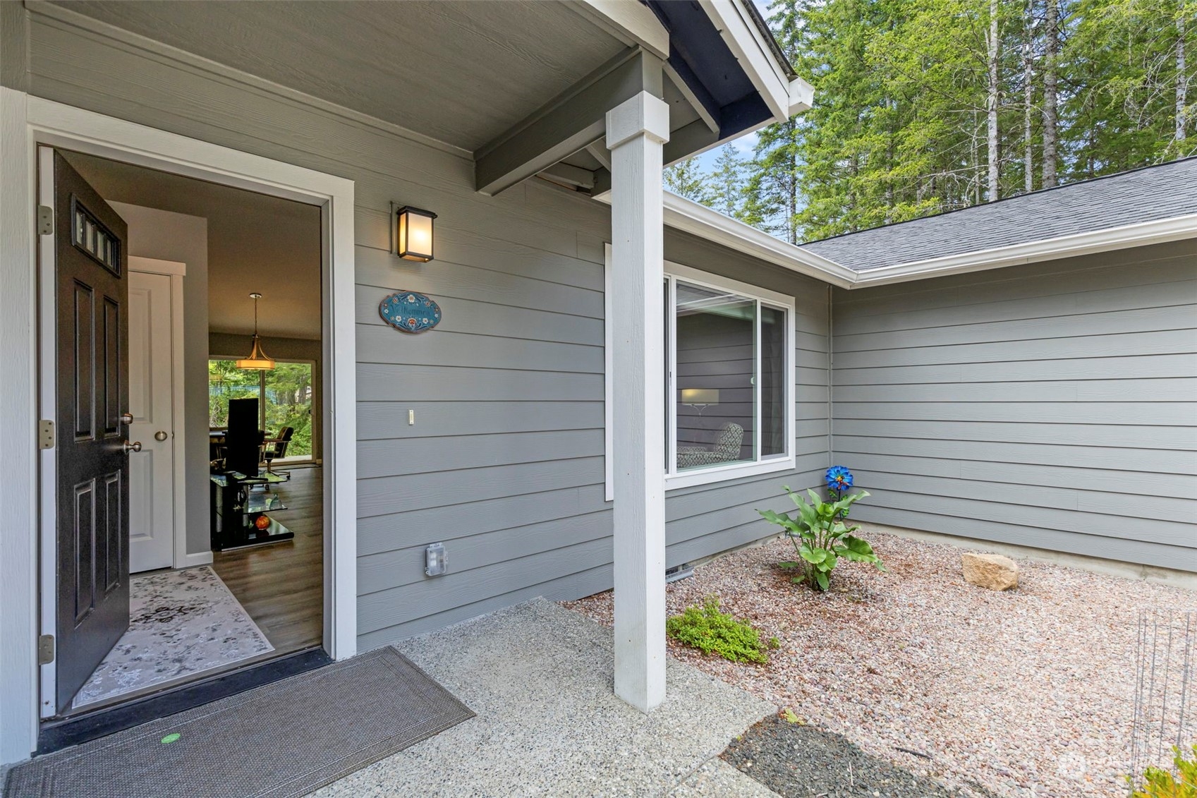 20 E Blackberry Lane