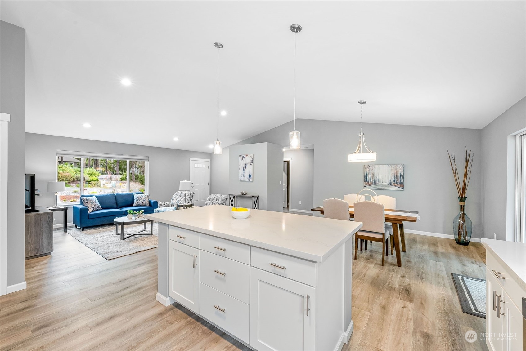 20 E Blackberry Lane