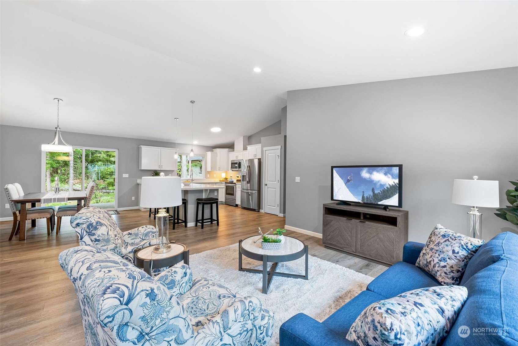 20 E Blackberry Lane