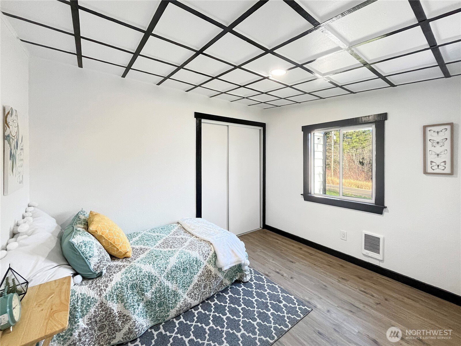 41 E Agate Loop Road