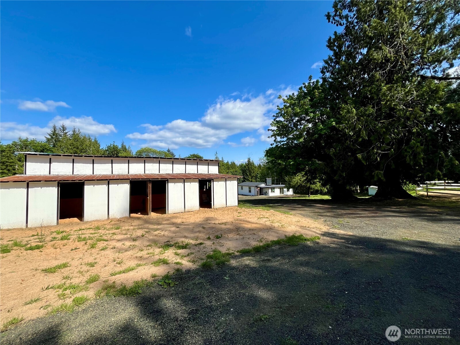 41 E Agate Loop Road