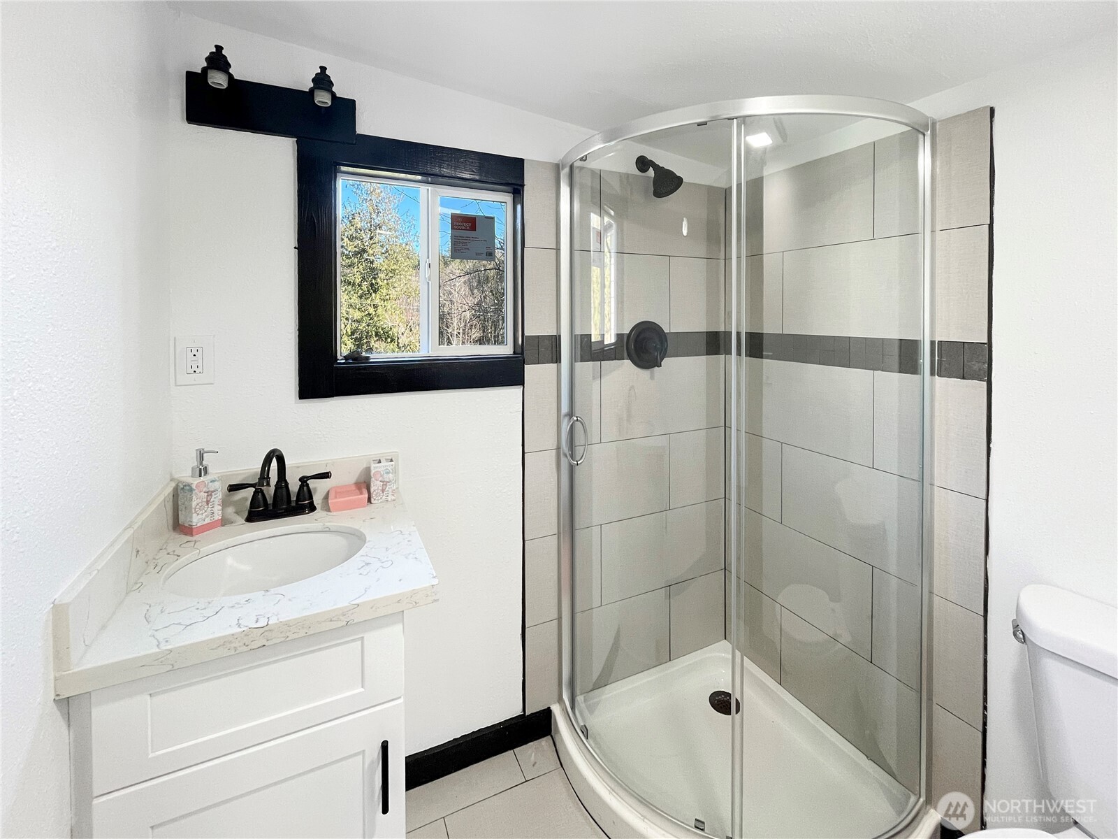 41 E Agate Loop Road