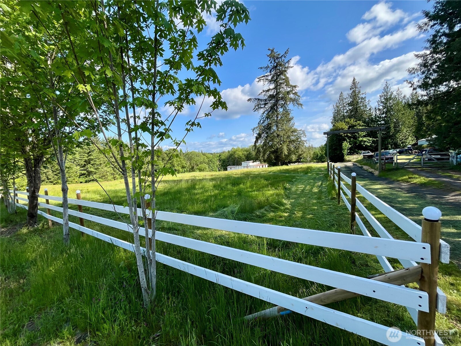 41 E Agate Loop Road