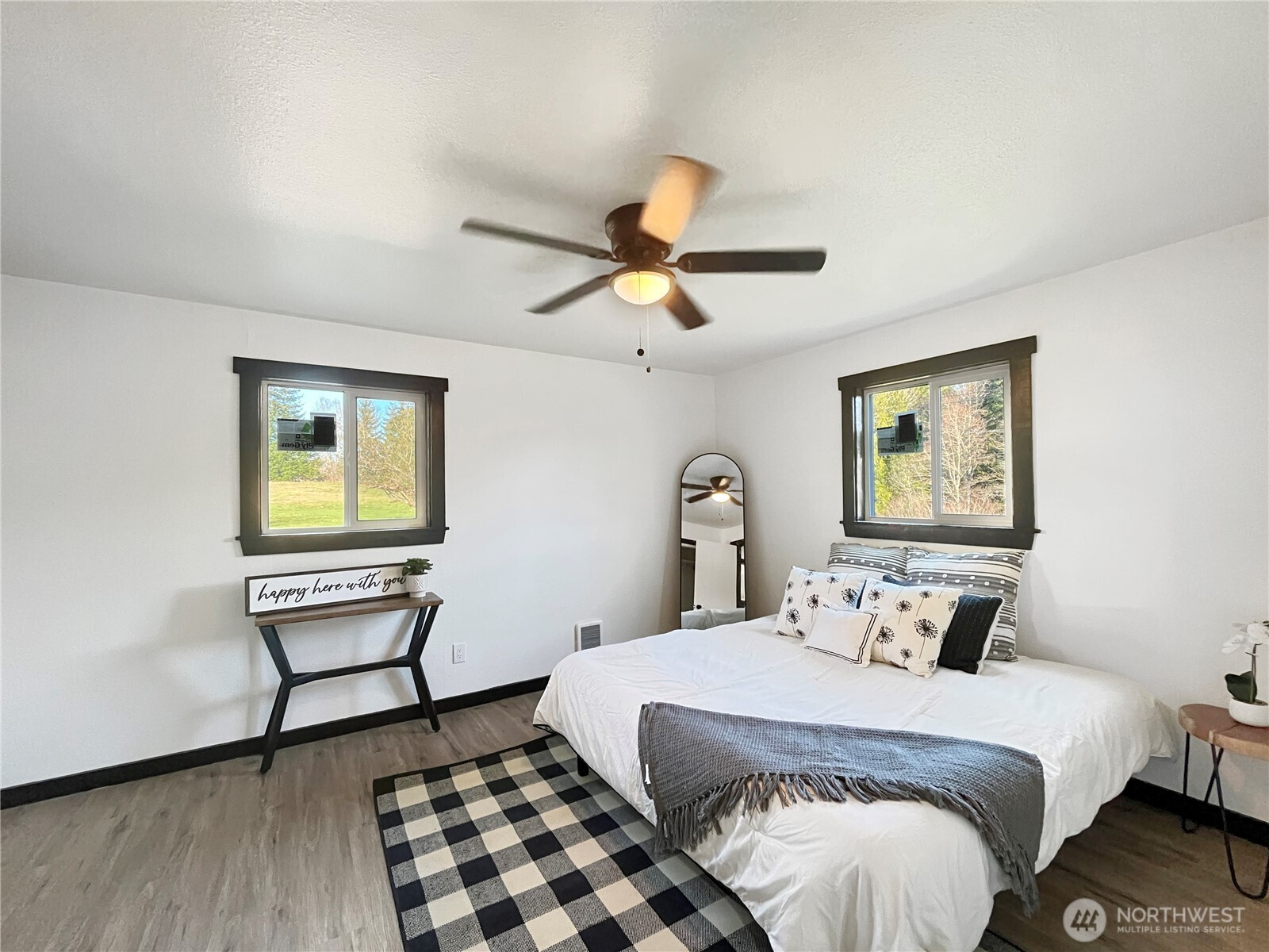 41 E Agate Loop Road