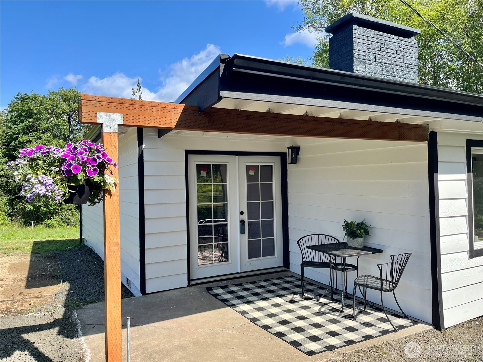 41 E Agate Loop Road