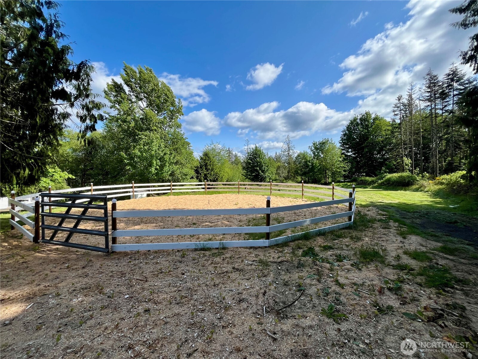 41 E Agate Loop Road