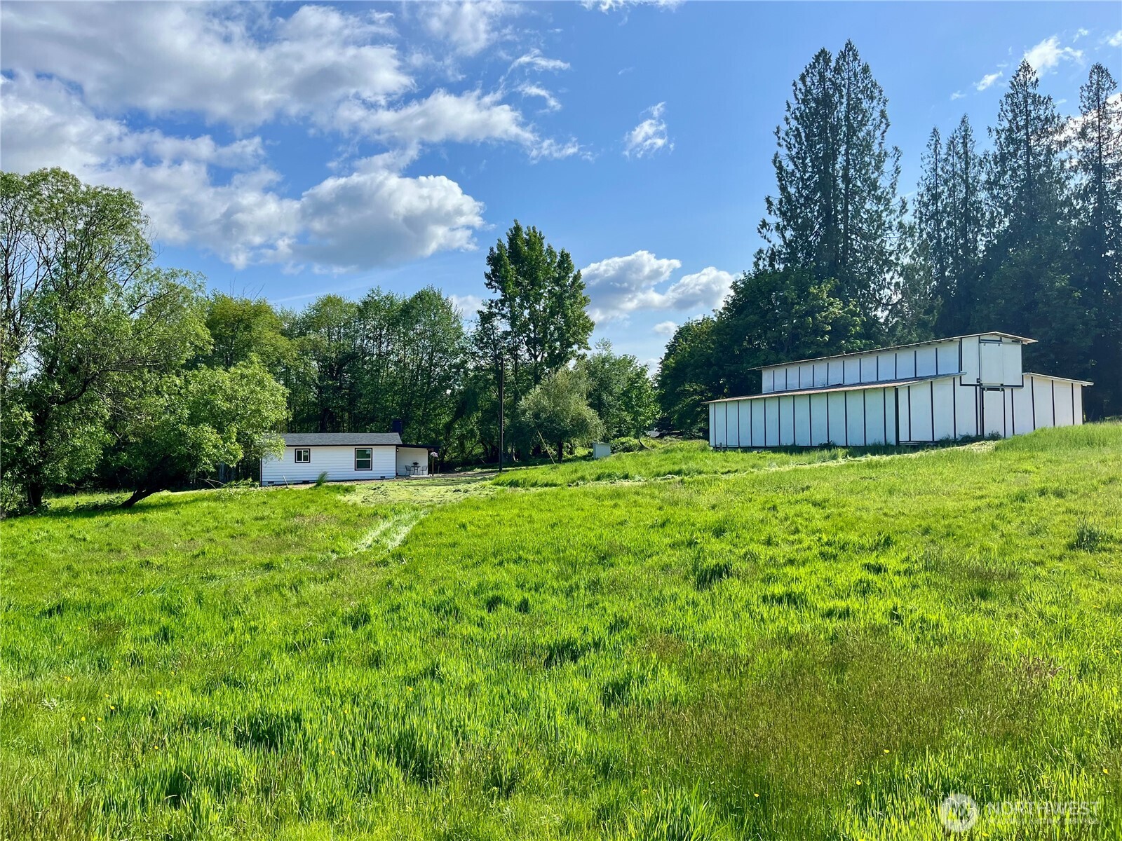 41 E Agate Loop Road