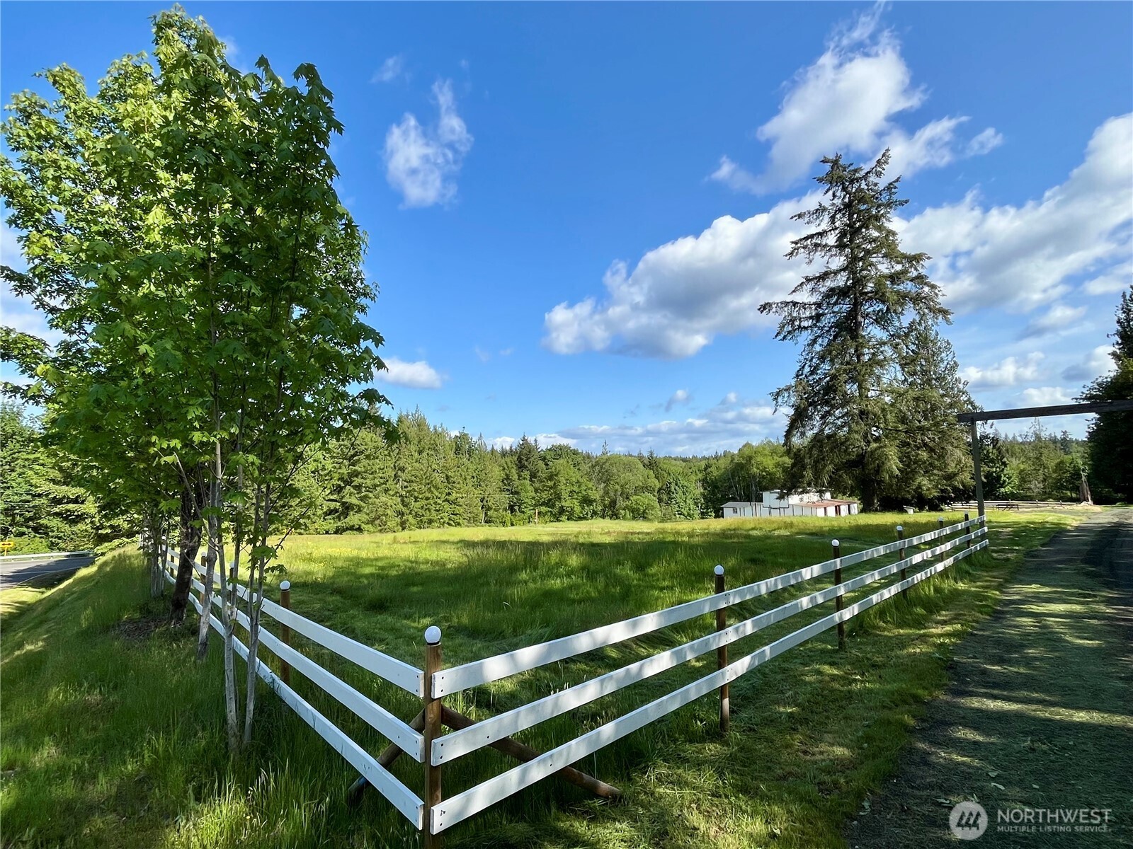 41 E Agate Loop Road