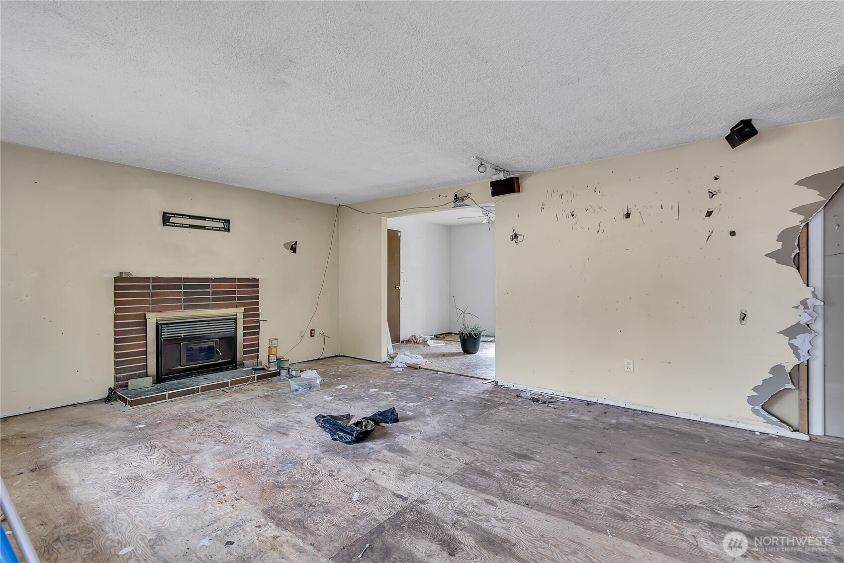 567 NE Cottonwood Drive