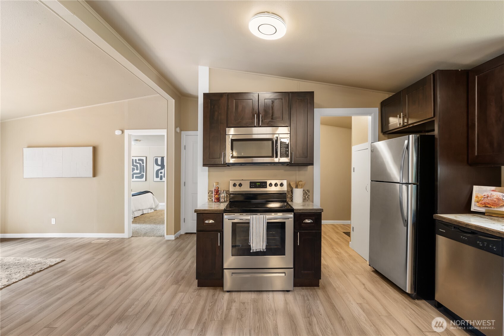 14211 134th Street NW