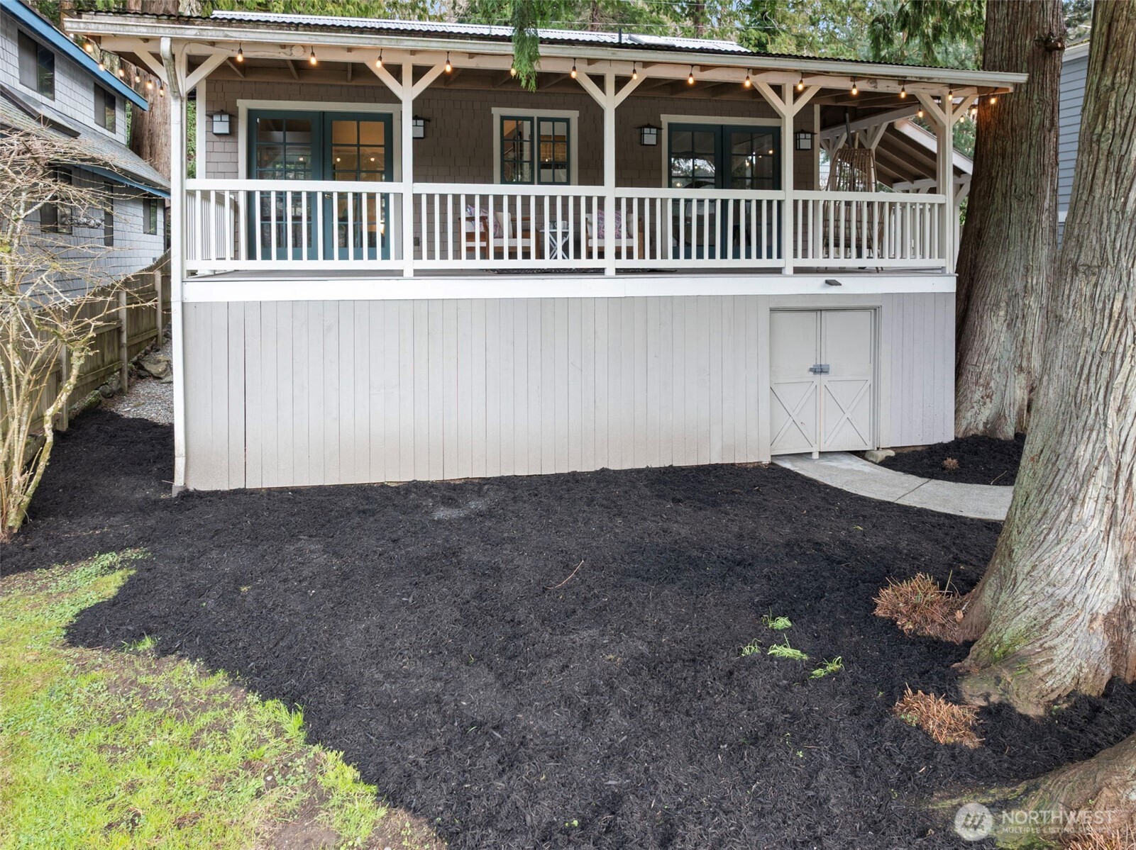 13095 Lake Shore Drive NW