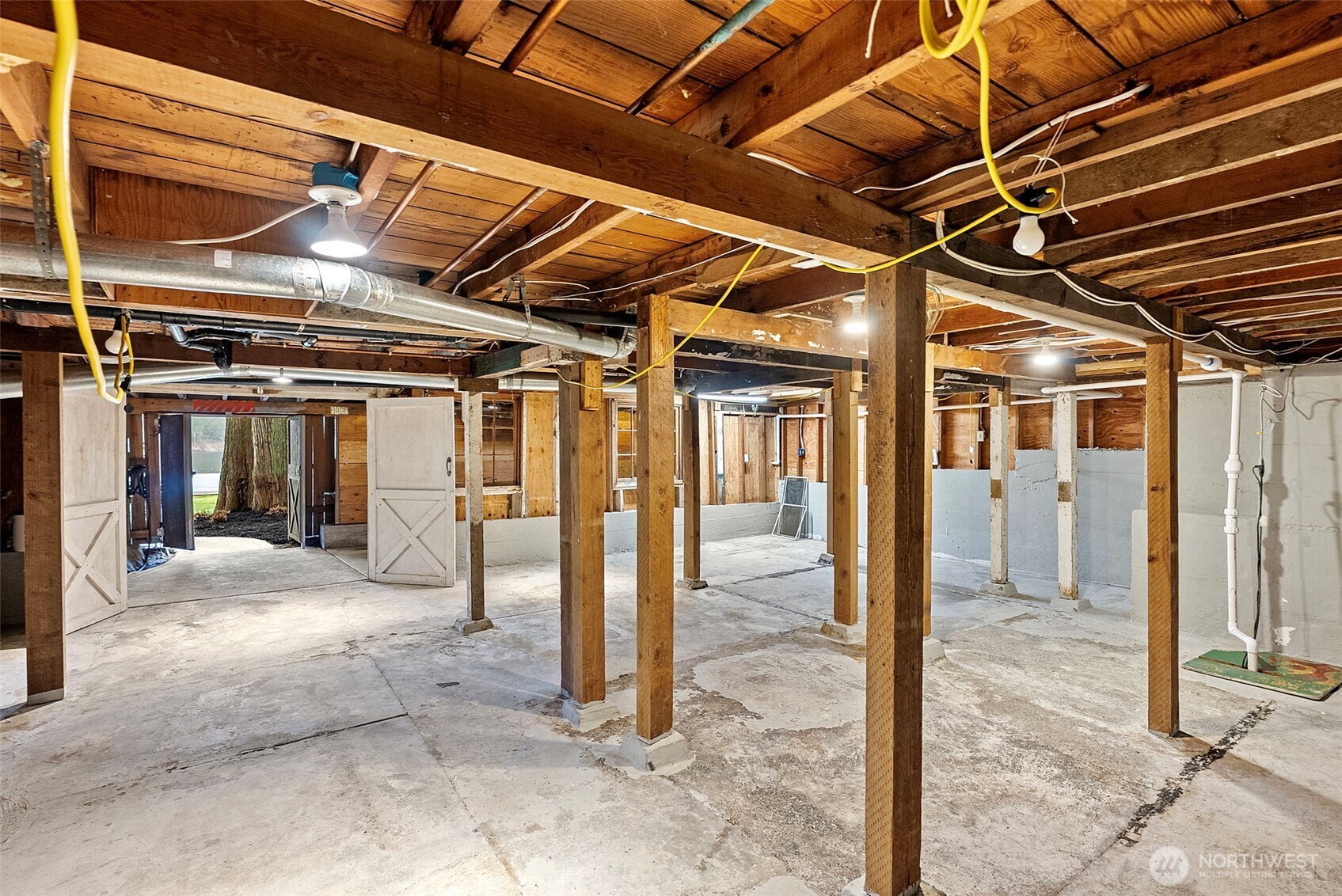 13095 Lake Shore Drive NW