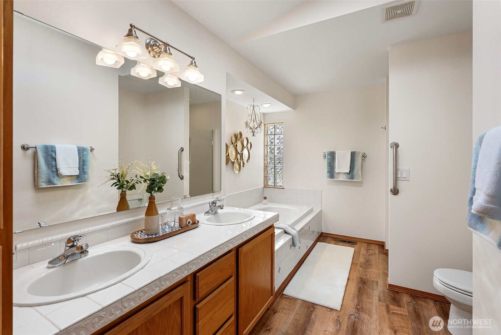 7331 E Center Street