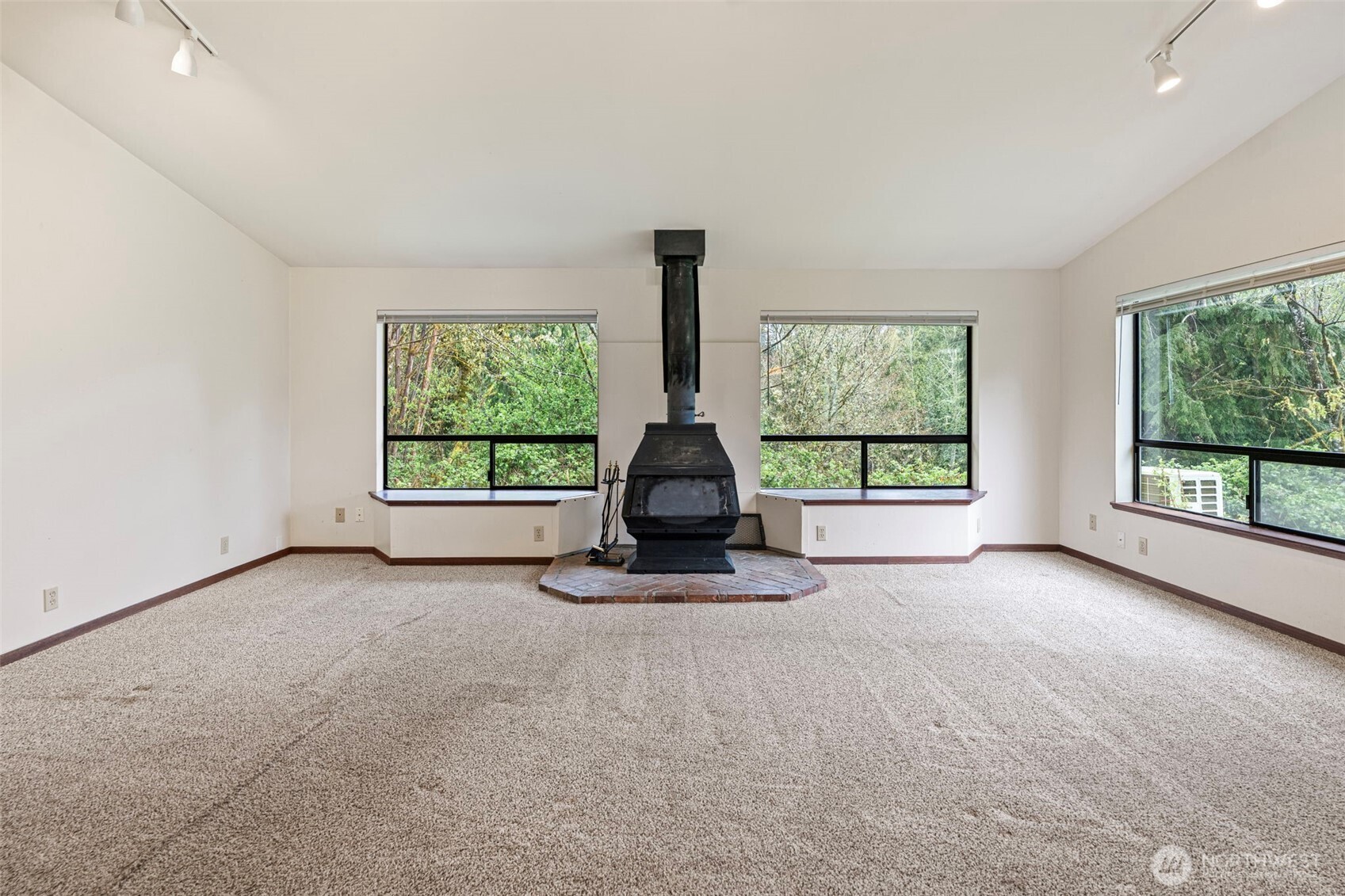 1376 Higher Ground Lane