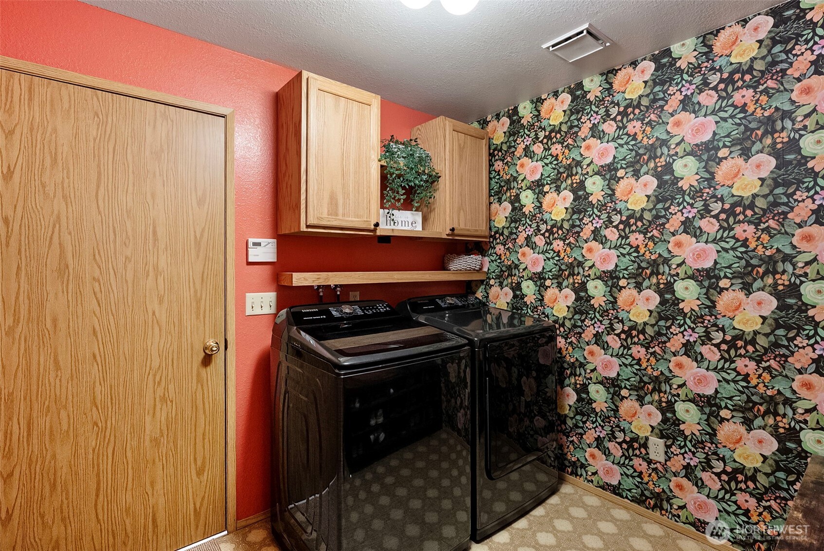 8220 Lariat Trail NW