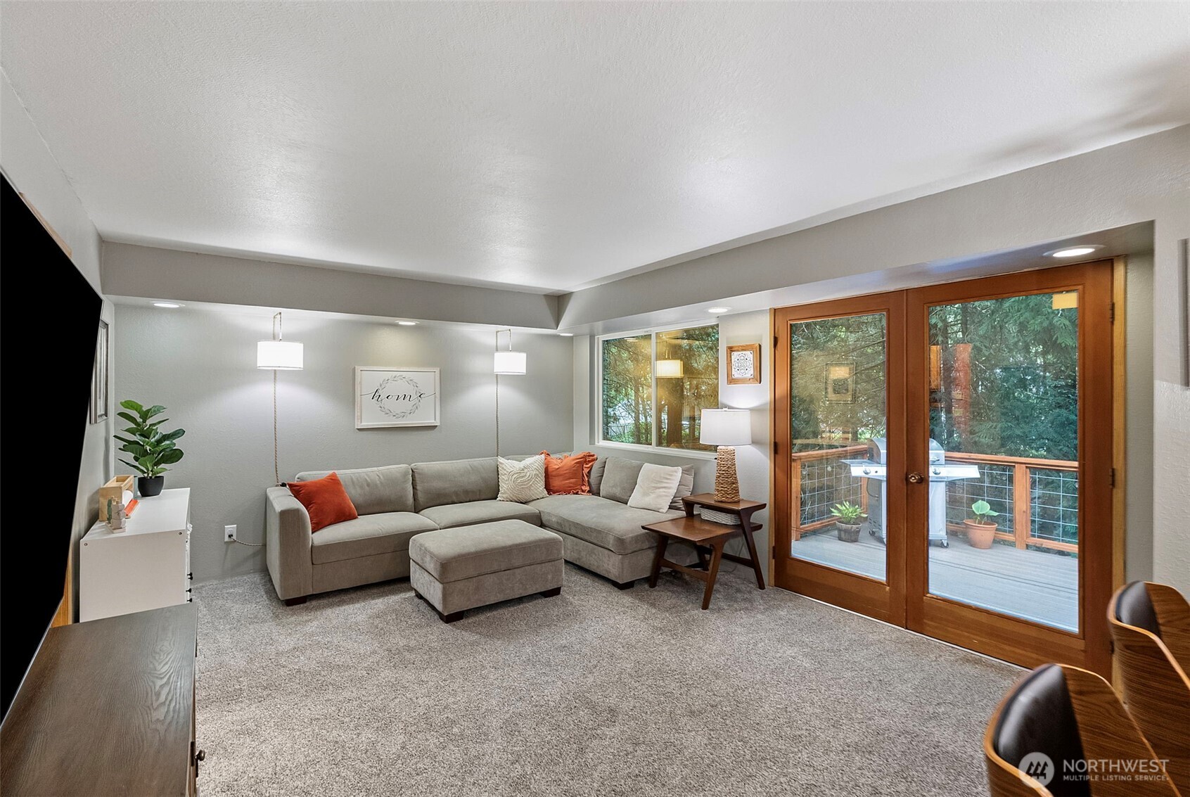 8220 Lariat Trail NW