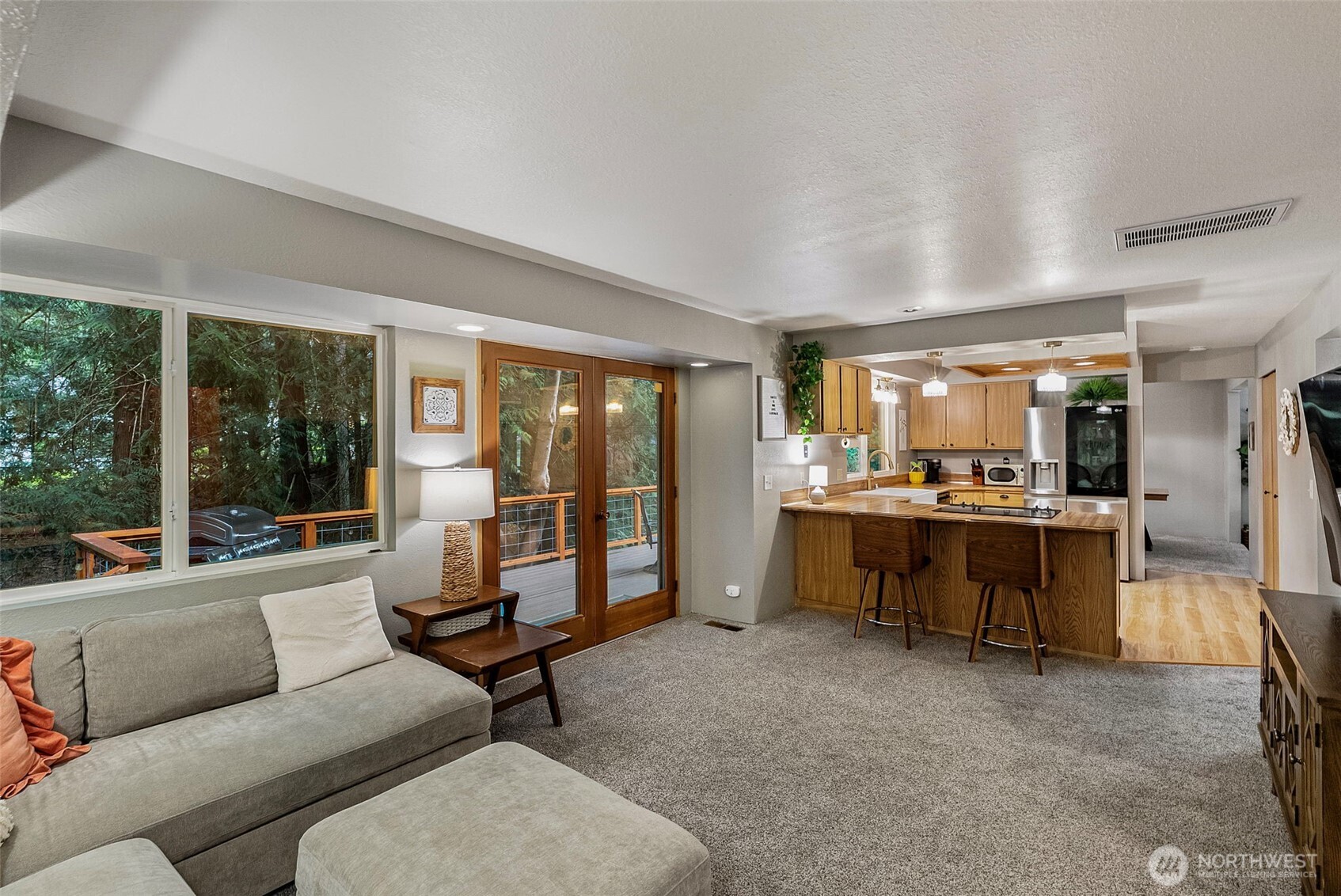 8220 Lariat Trail NW