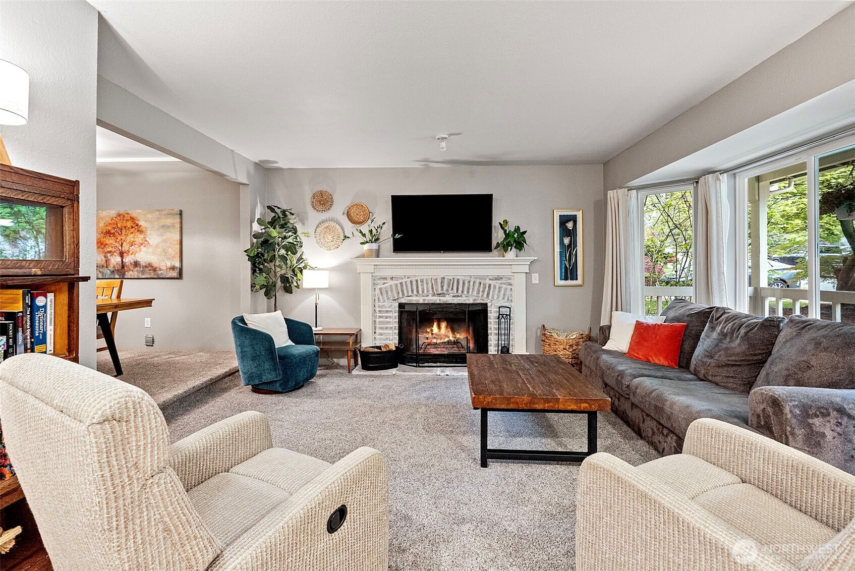 8220 Lariat Trail NW