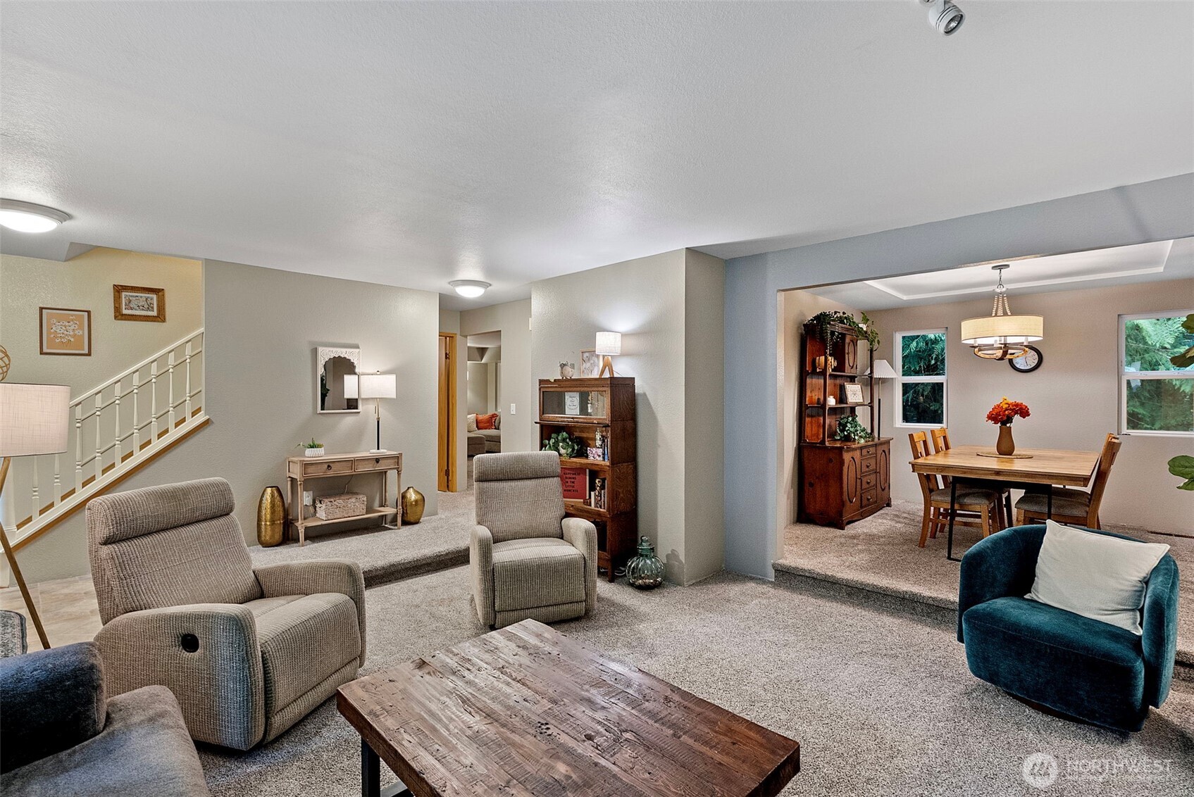 8220 Lariat Trail NW