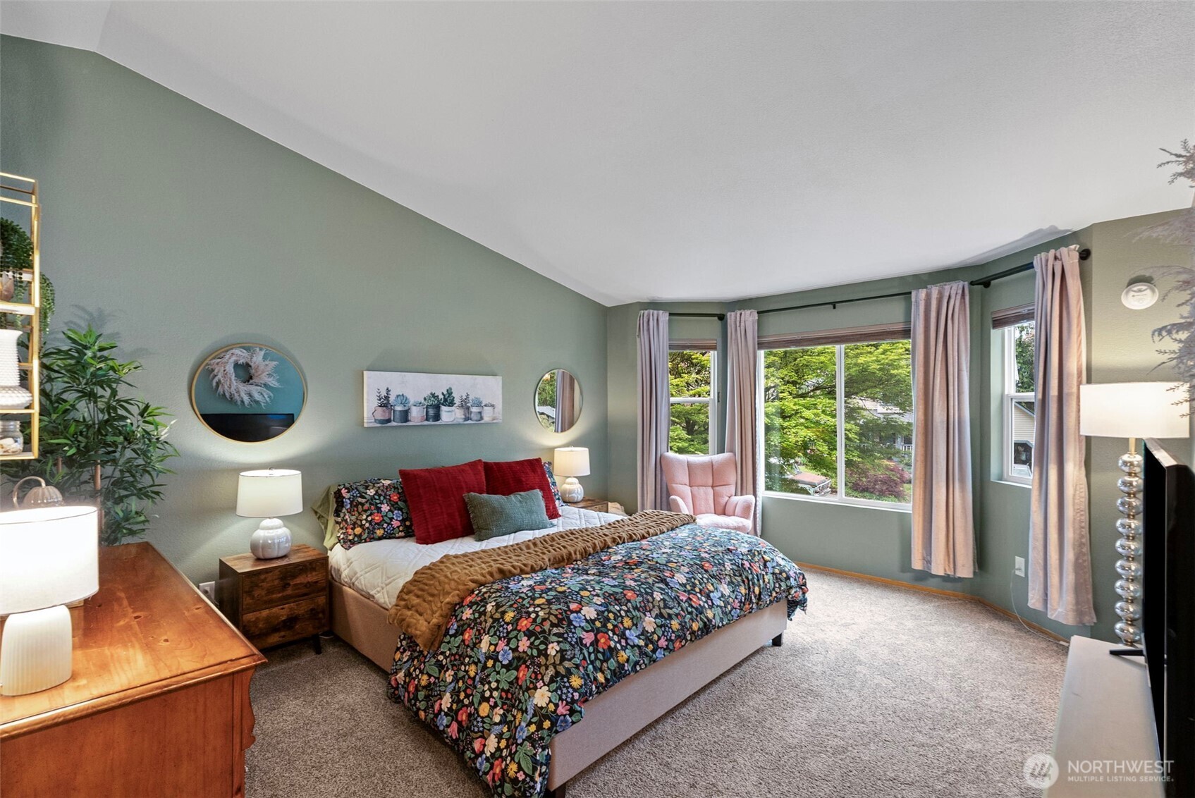 8220 Lariat Trail NW