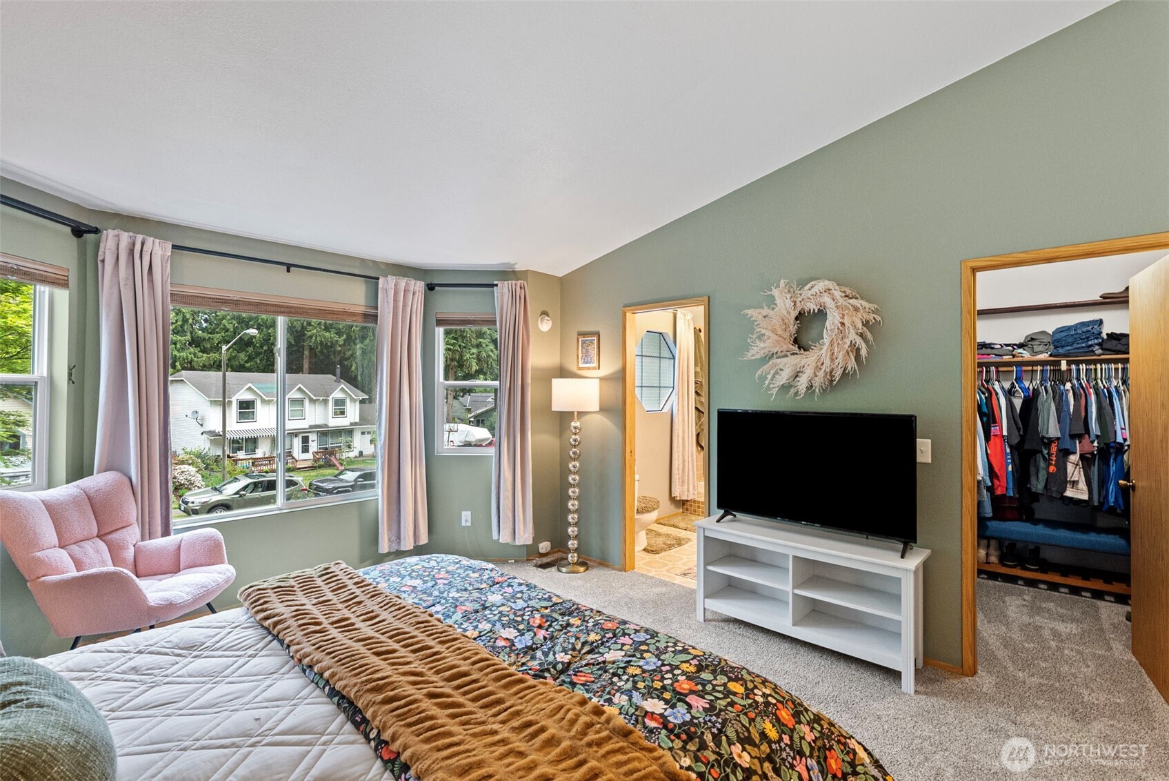 8220 Lariat Trail NW