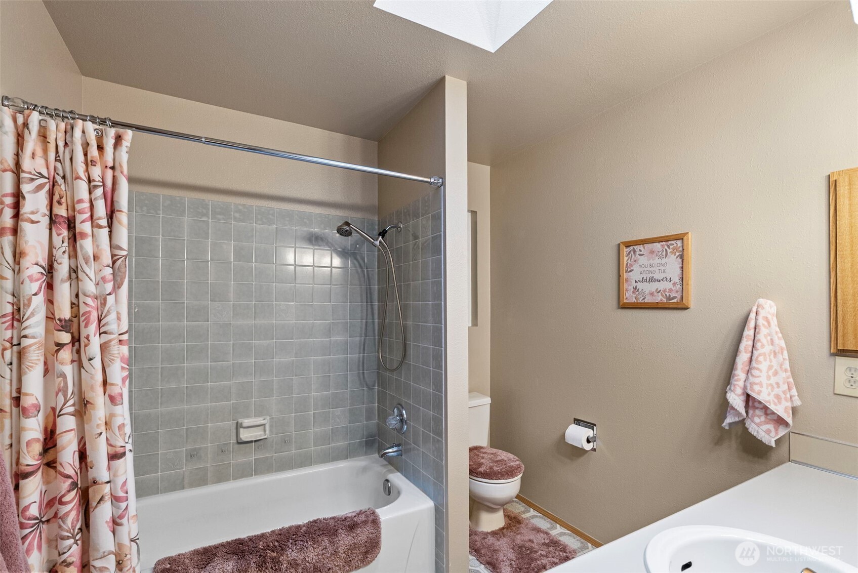 8220 Lariat Trail NW