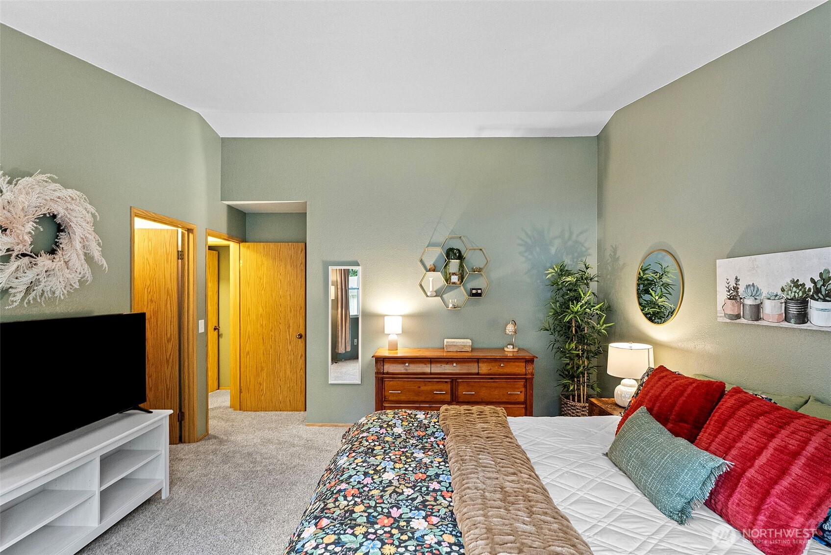 8220 Lariat Trail NW