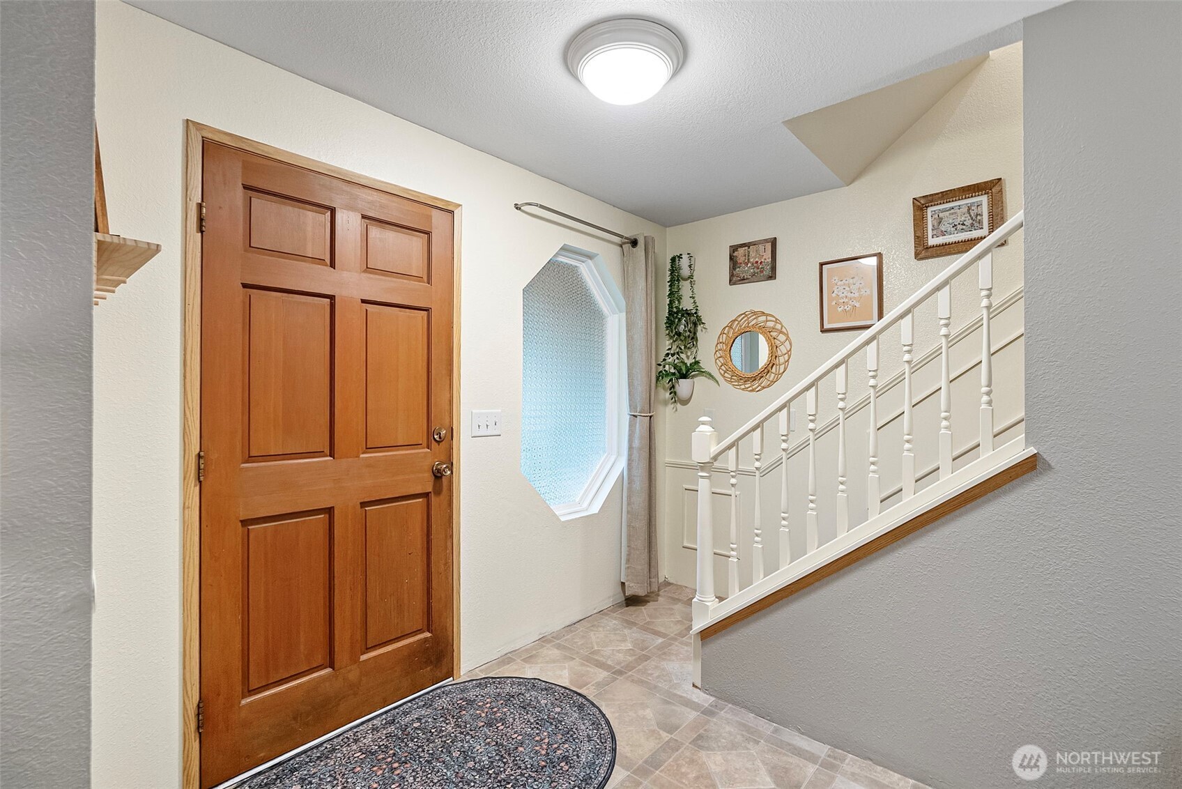 8220 Lariat Trail NW