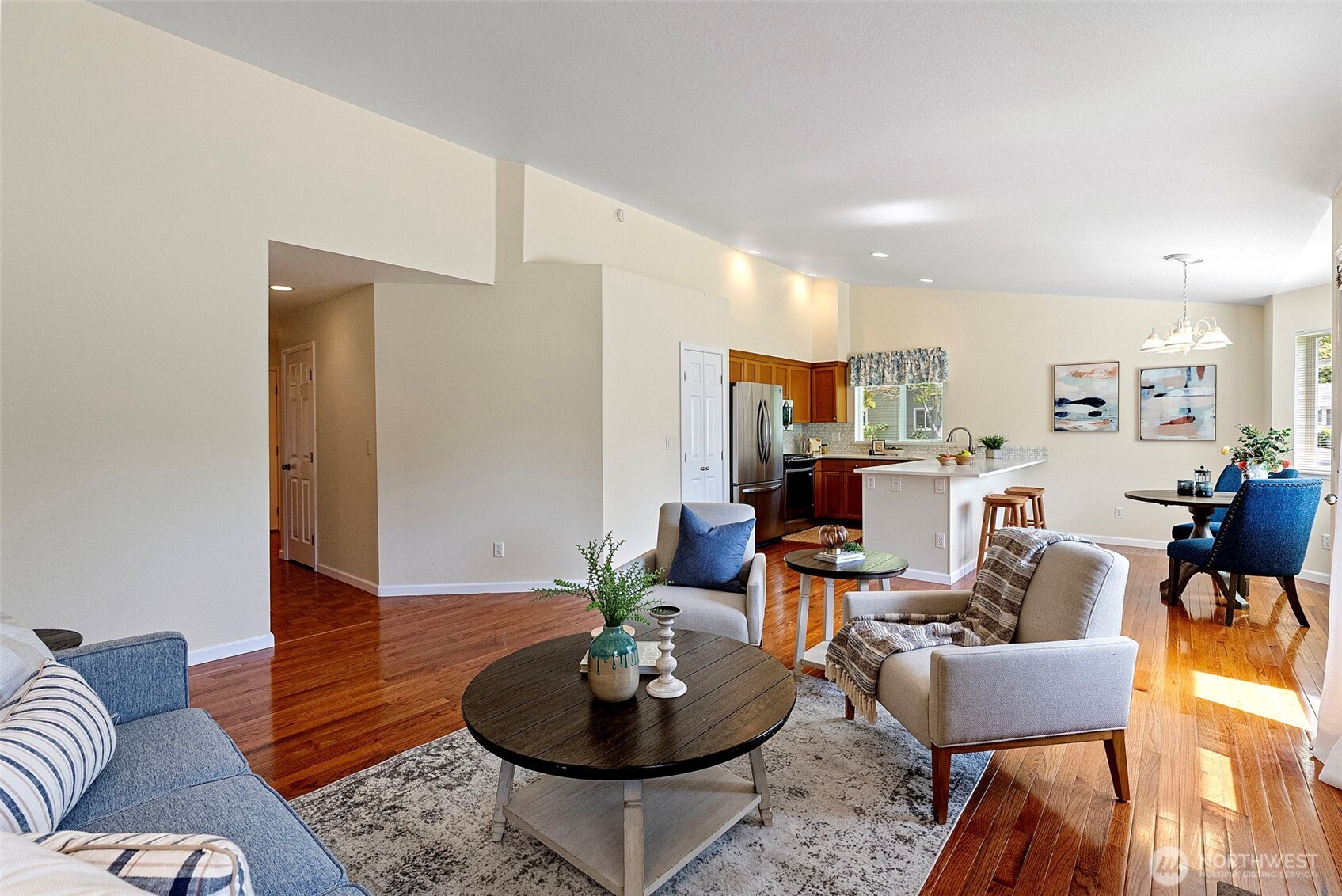 902 NW Leisure Lane