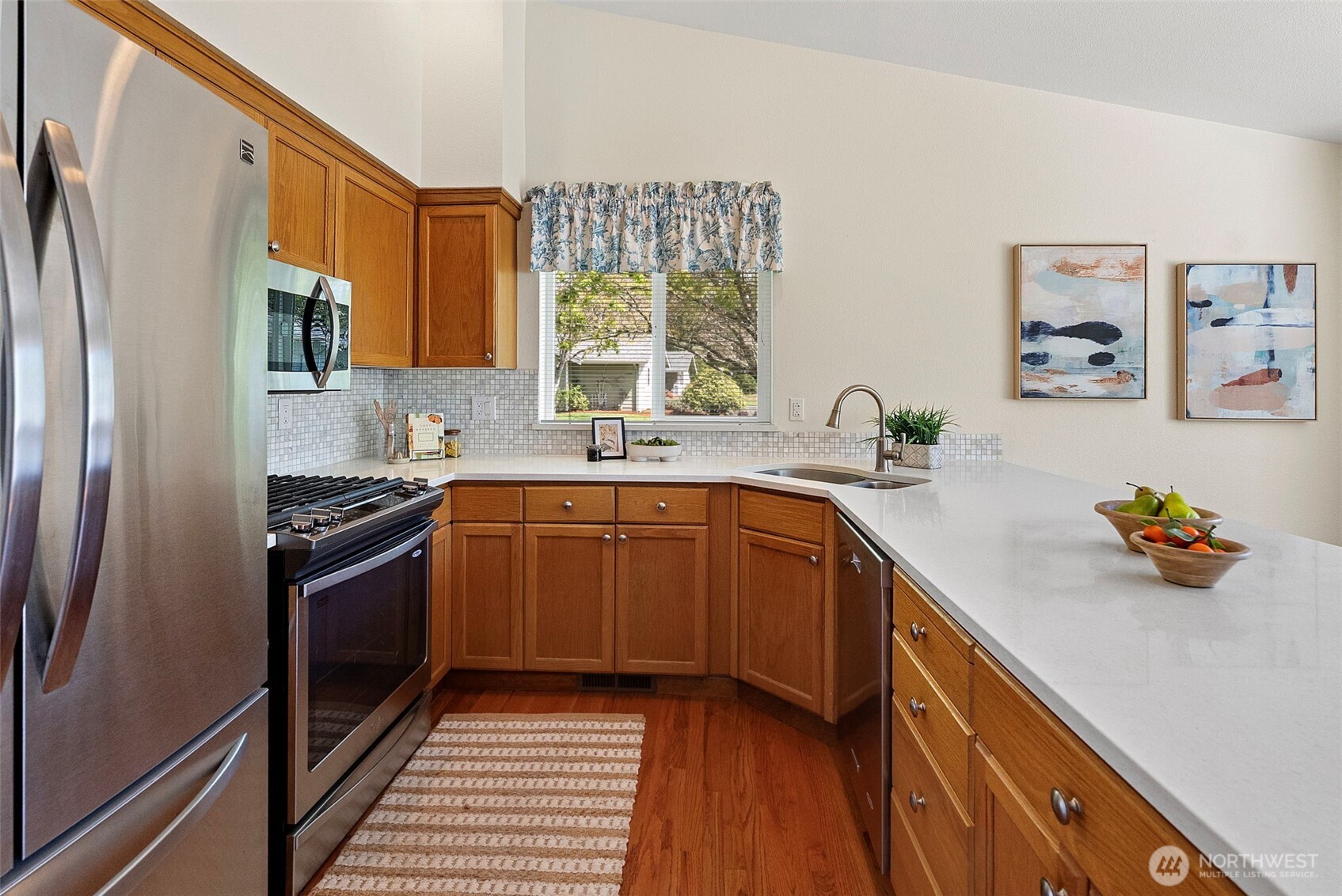 902 NW Leisure Lane