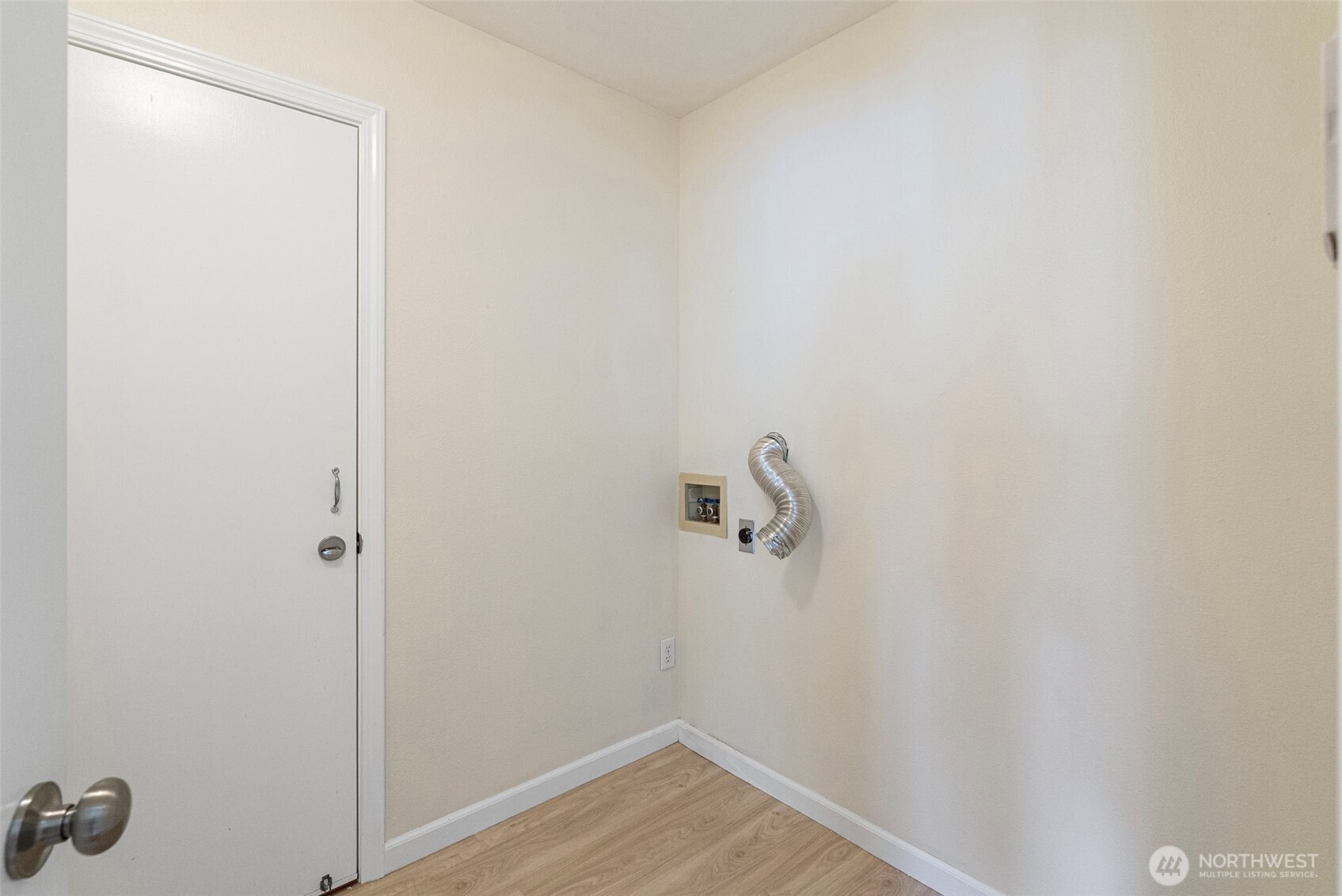 902 NW Leisure Lane