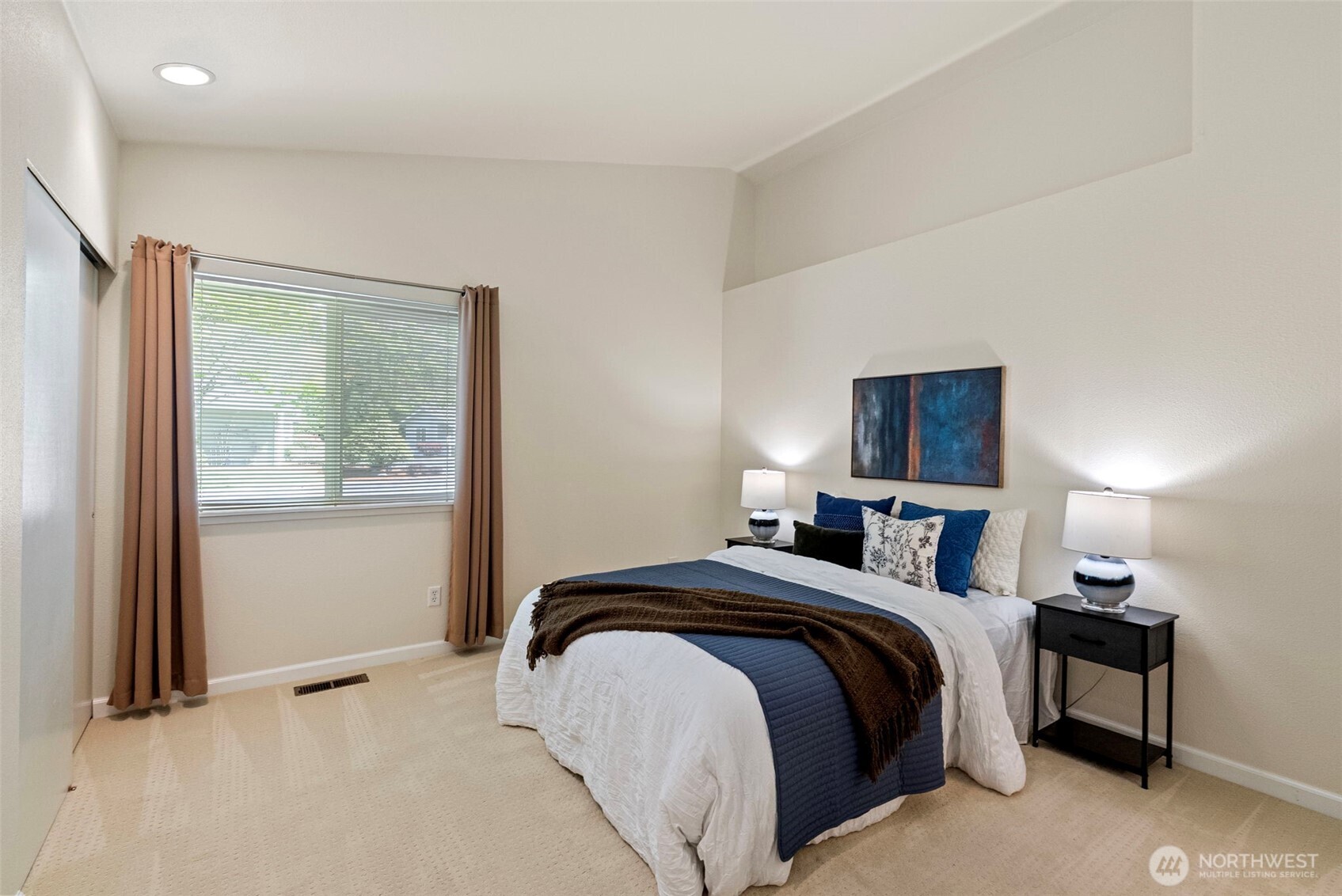 902 NW Leisure Lane