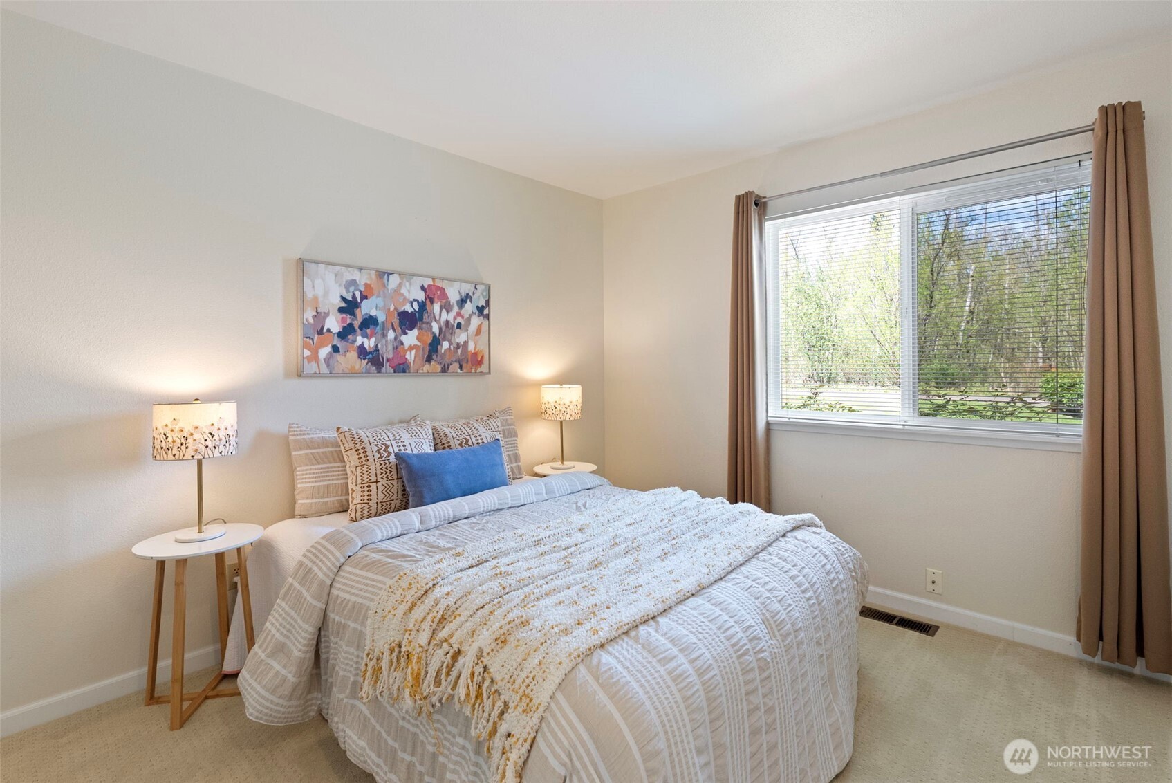 902 NW Leisure Lane